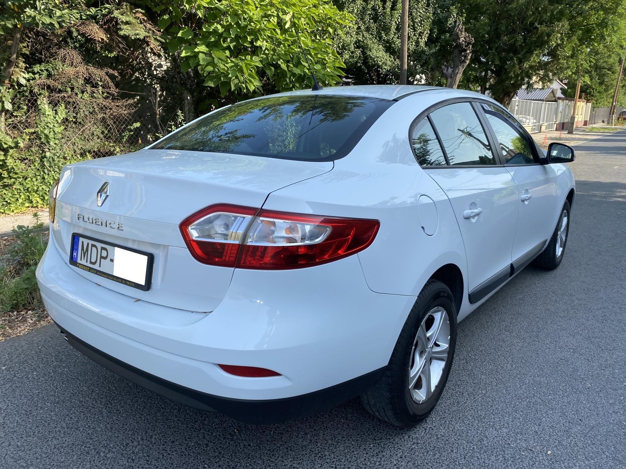Használtautó - RENAULT FLUENCE 1.6 Authentique AKÁR 1 ÉV GARANCIÁVAL