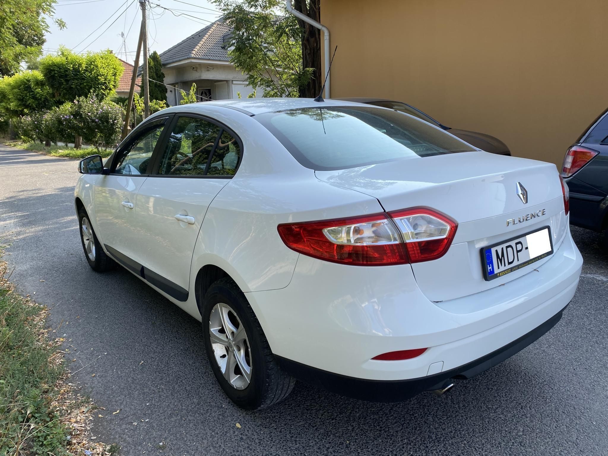 Használtautó - RENAULT FLUENCE 1.6 Authentique AKÁR 1 ÉV GARANCIÁVAL
