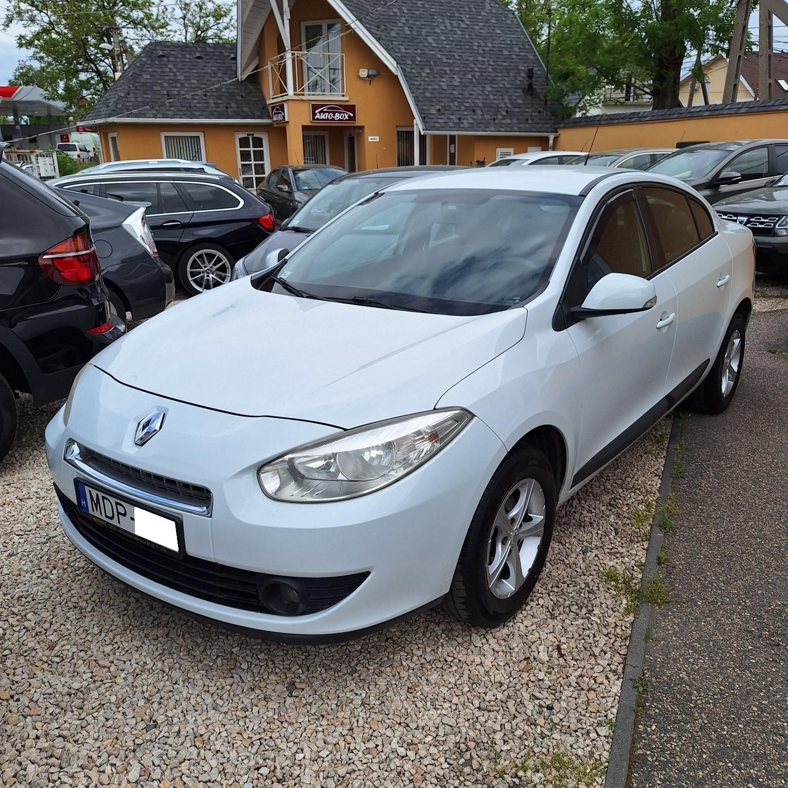 Használtautó - RENAULT FLUENCE 1.6 Authentique AKÁR 1 ÉV GARANCIÁVAL