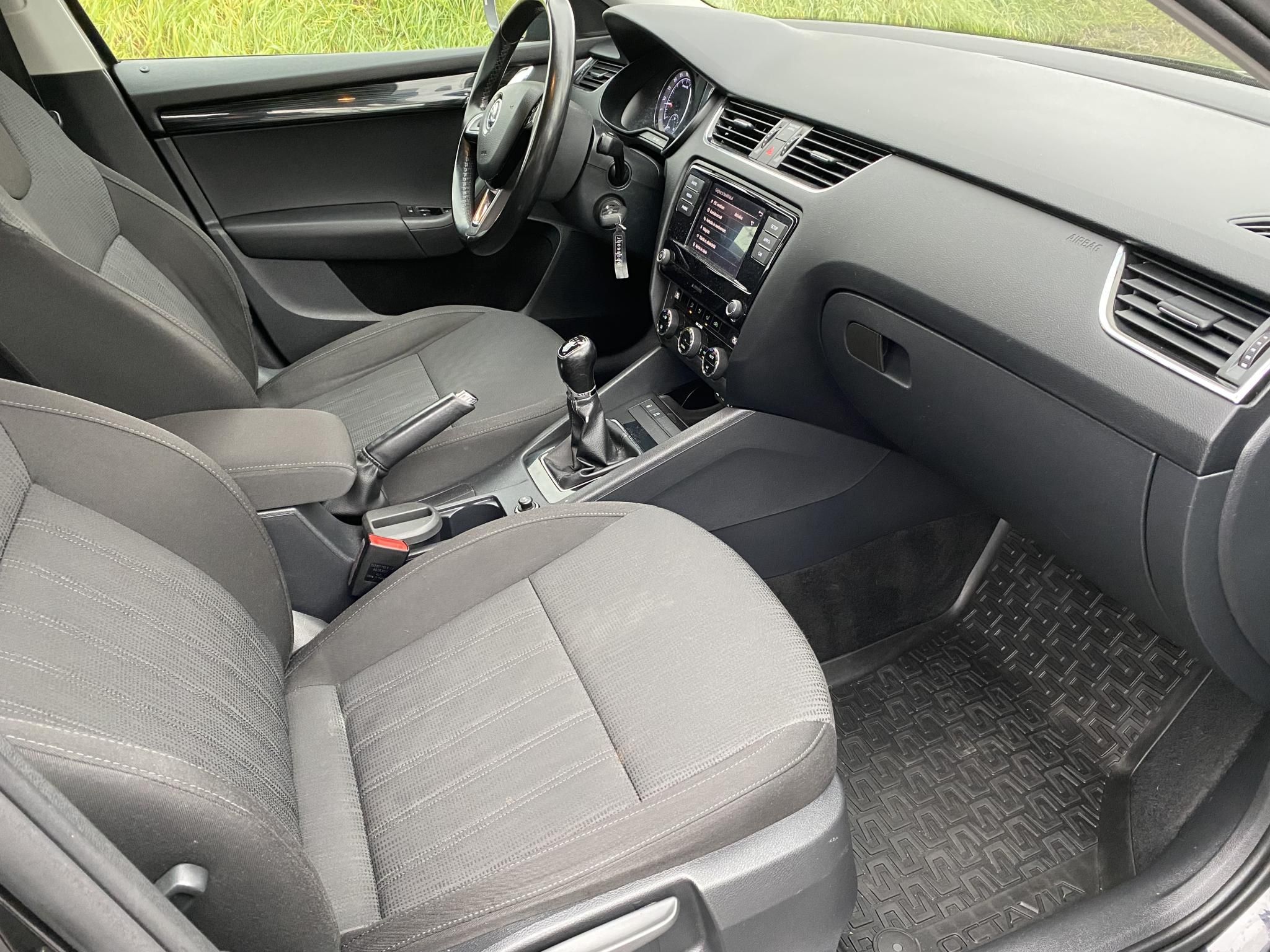 Használtautó - SKODA OCTAVIA Combi 1.6 CR TDI Style Magyar! AKÁR 2 ÉV GARANCIÁVAL