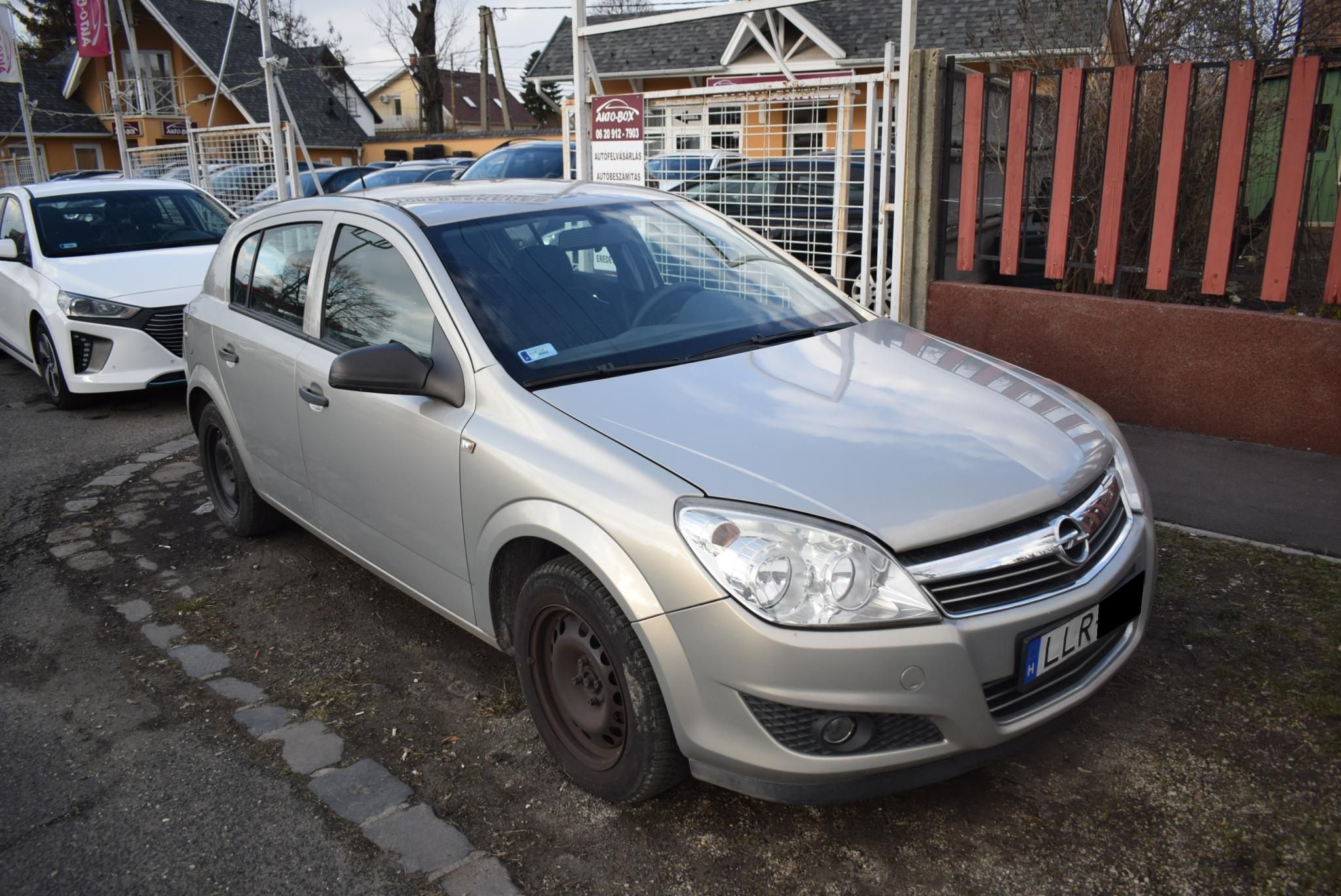 Használtautó - OPEL ASTRA H 1.4 Enjoy Easytronic Magyar! Szervizkönyves