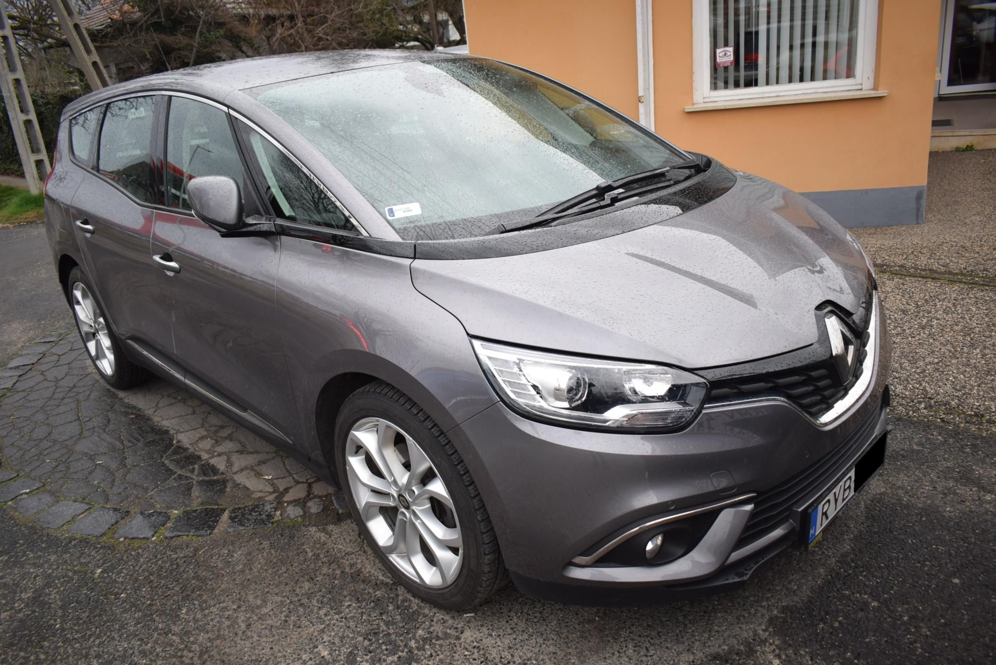 Használtautó - RENAULT GRAND SCENIC Scénic 1.3 TCe Zen (7 személyes ) EURO6.2 Magyar! AKÁR 2 ÉV GARANCIÁVAL