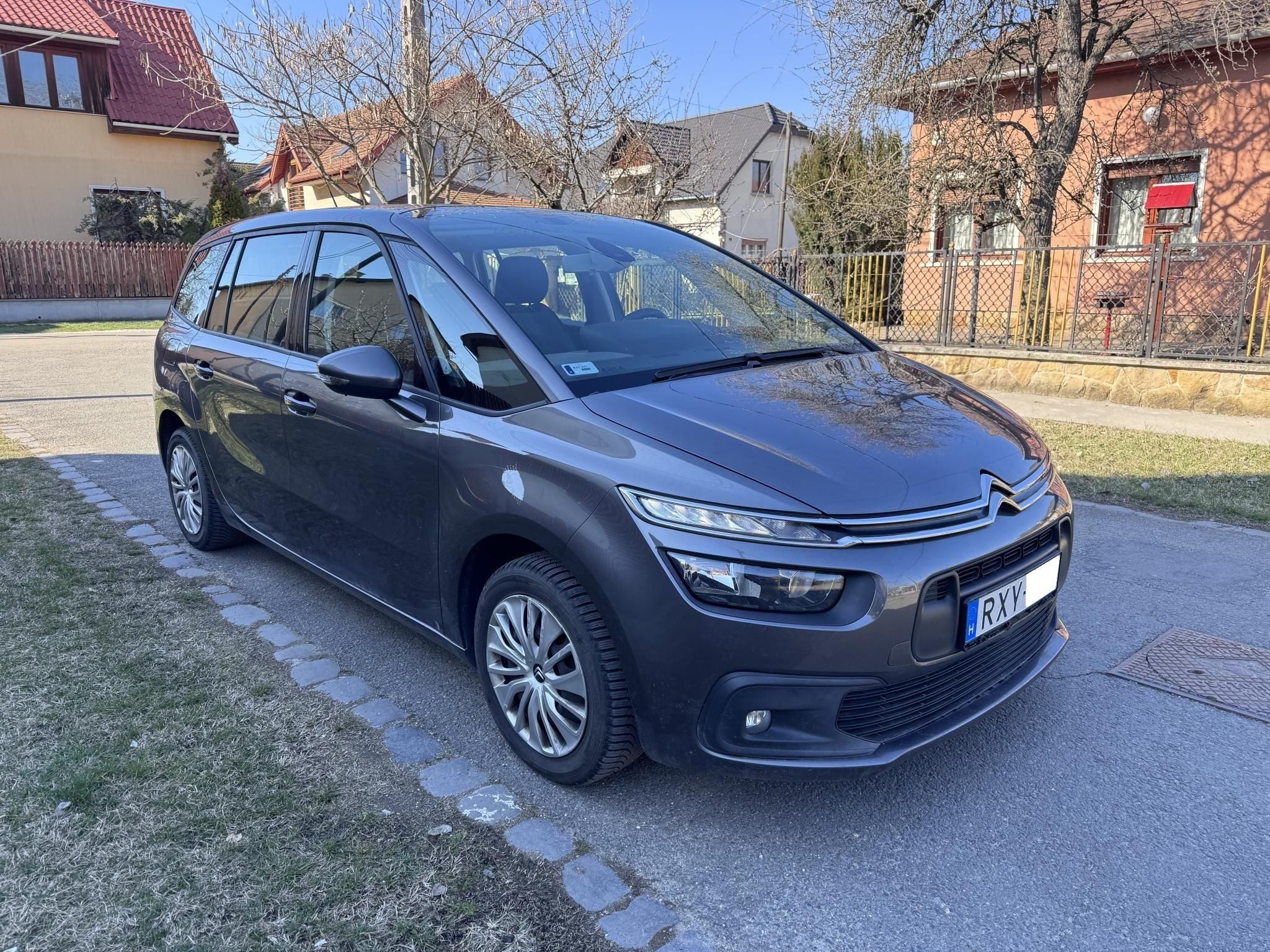 Használtautó - CITROEN C4 SPACETOURER Grand1.2 PureTech Live S&S (7 személyes ) Magyar! Első tulajos. végig szervizkönyves. AKÁR 2 ÉV GARANCIÁVAL