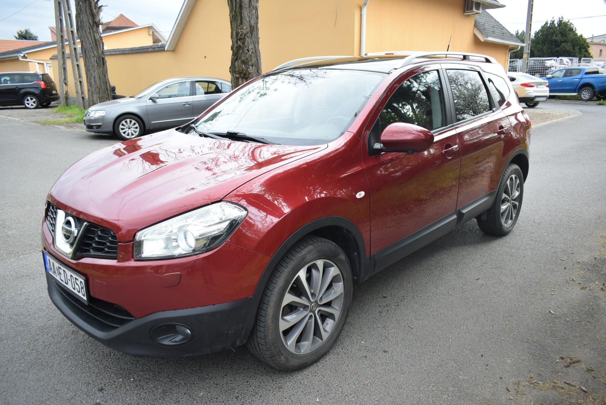 Használtautó - NISSAN QASHQAI+2 1.6 dCi 360 4WD Start&Stop Xenon Navi