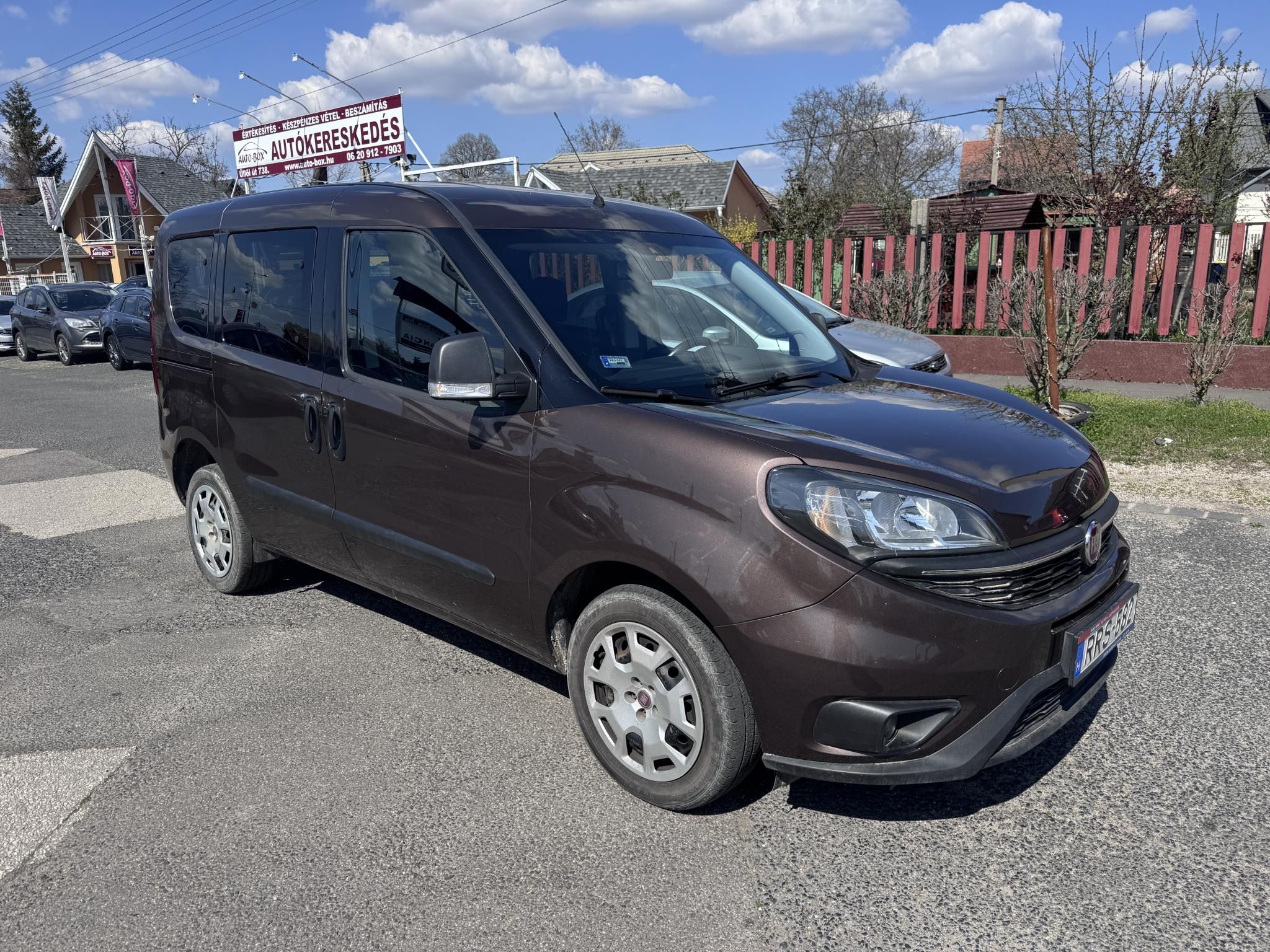 Használtautó - FIAT DOBLO Dobló Panorama 1.6 16V Mjet Lounge (7 személyes ) Magyar! AKÁR 2 ÉV GARANCIÁVAL
