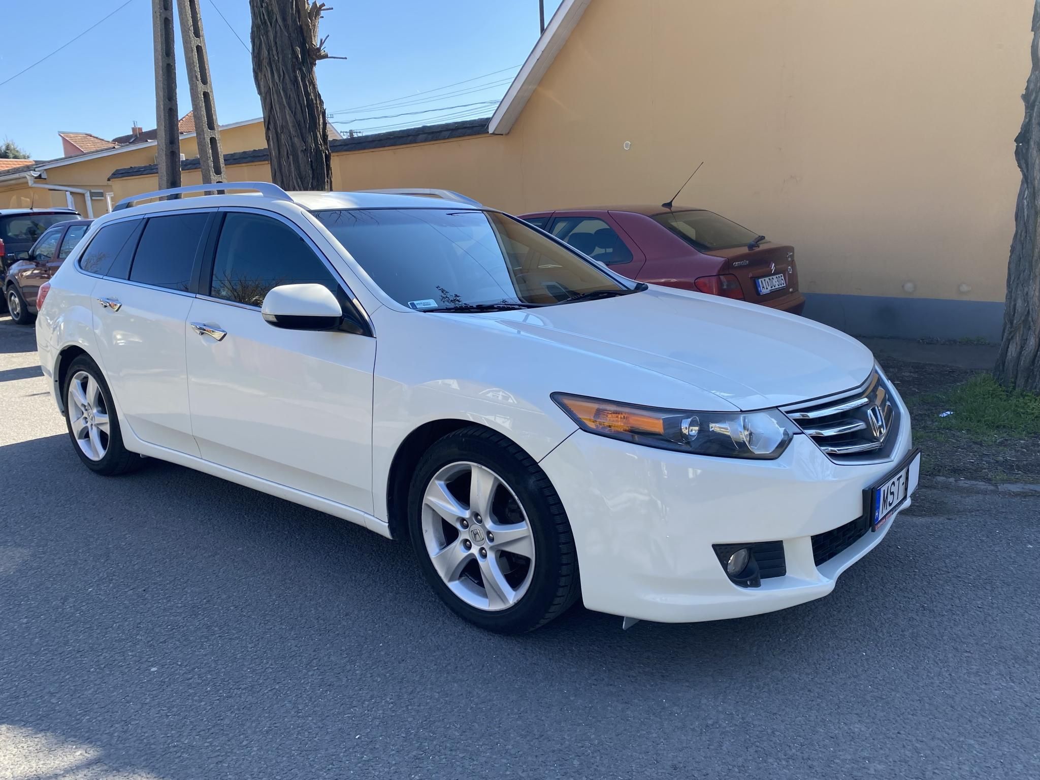 Használtautó - HONDA ACCORD Tourer 2.0 Elegance (Automata) AKÁR 1 ÉV GARANCIÁVAL