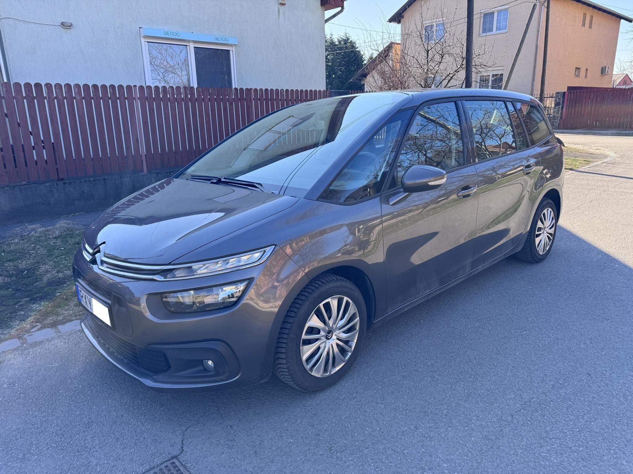 Használtautó - CITROEN C4 SPACETOURER Grand1.2 PureTech Live S&S (7 személyes ) Magyar! Első tulajos. végig szervizkönyves. AKÁR 2 ÉV GARANCIÁVAL