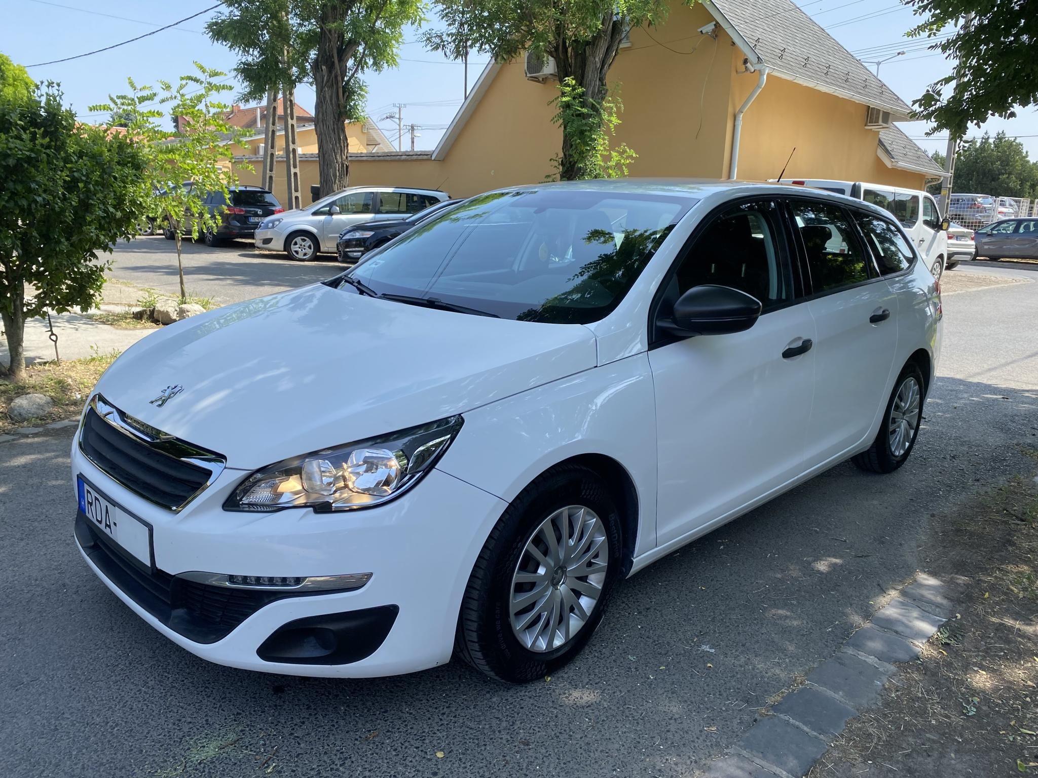 Használtautó - PEUGEOT 308 1.2 PureTech Active GARANCIÁVAL