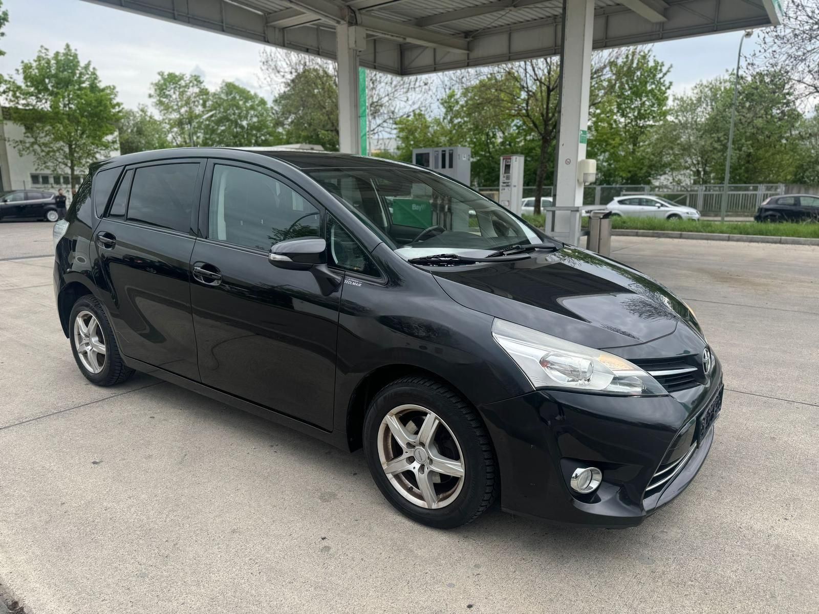 Használtautó - TOYOTA VERSO 1.8 Executive Skyview [7 személy] Magyar! Garanciával!