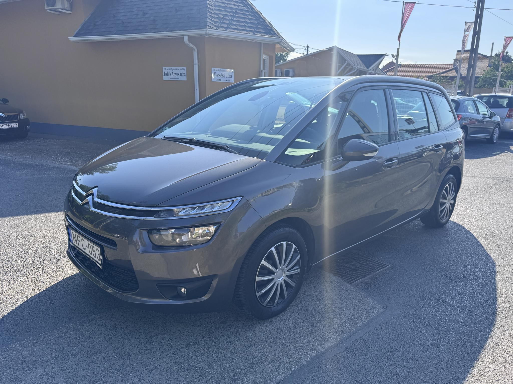 Használtautó - CITROEN GRAND C4 PICASSO C4Picasso 1.6 VTi Intensive (7 személyes ) Magyar! 2 ÉV GARANCIÁVAL