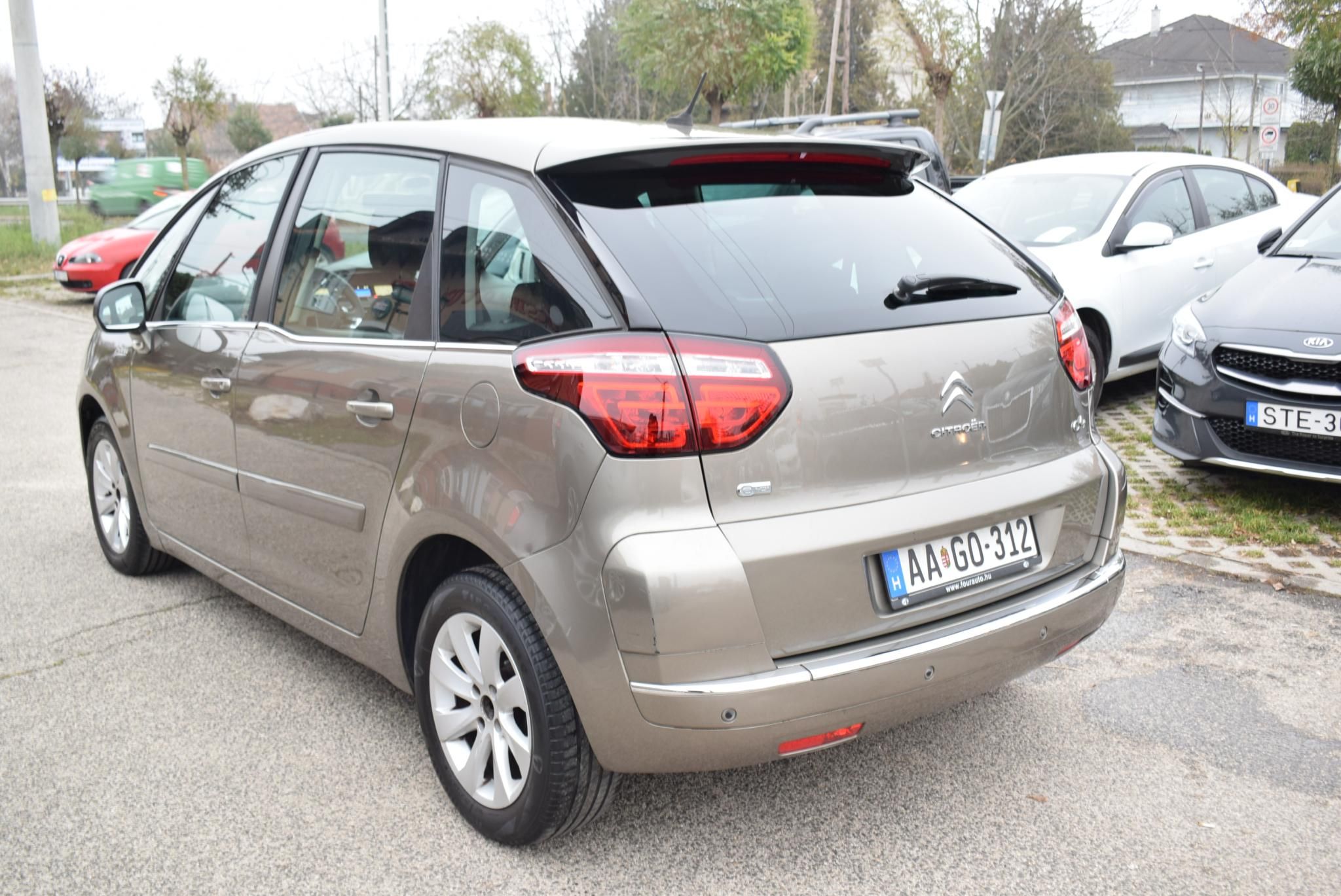 Használtautó - CITROEN C4 PICASSO 1.6 e-HDi Exclusive Navi!