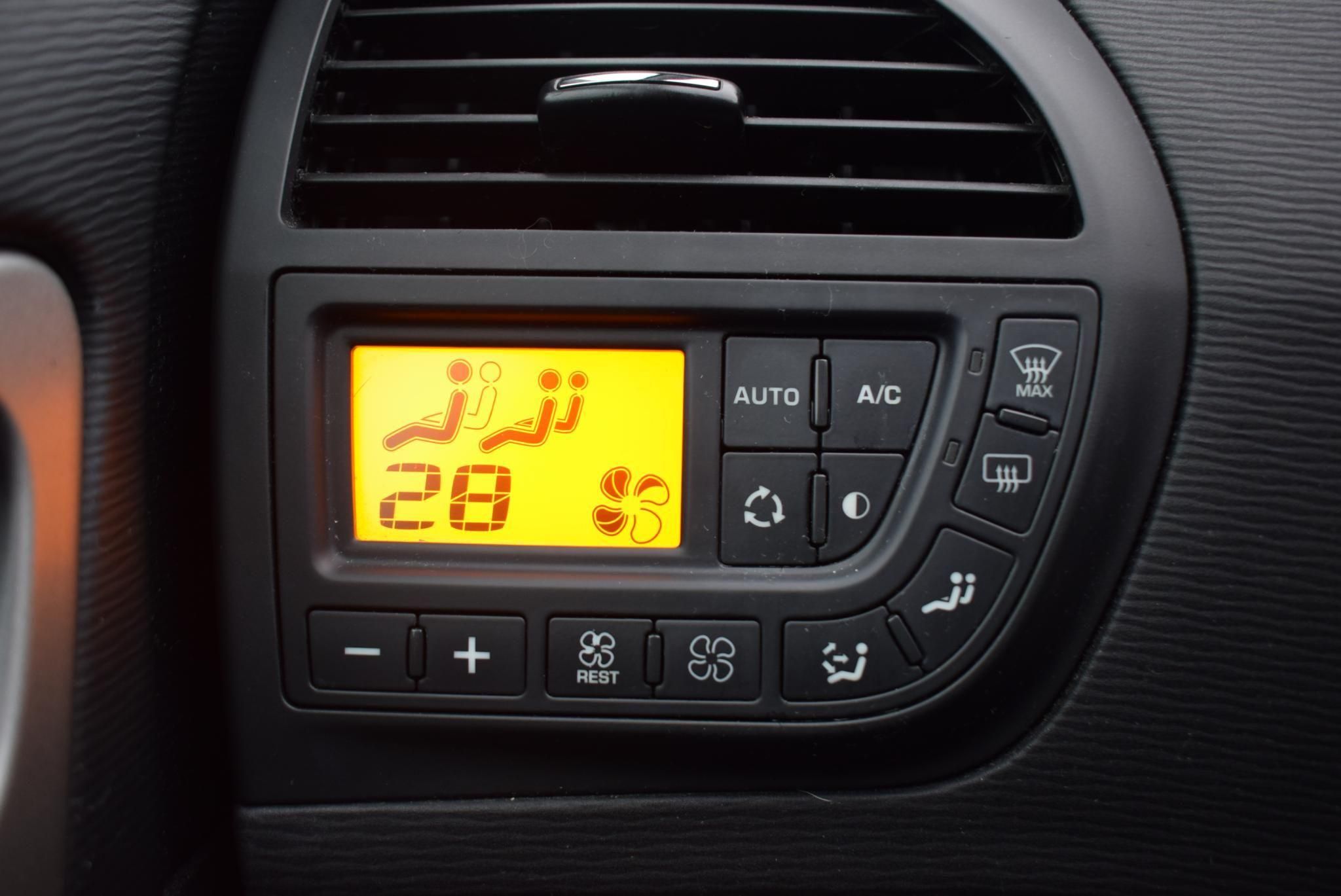 Használtautó - CITROEN C4 PICASSO 1.6 e-HDi Exclusive Navi!