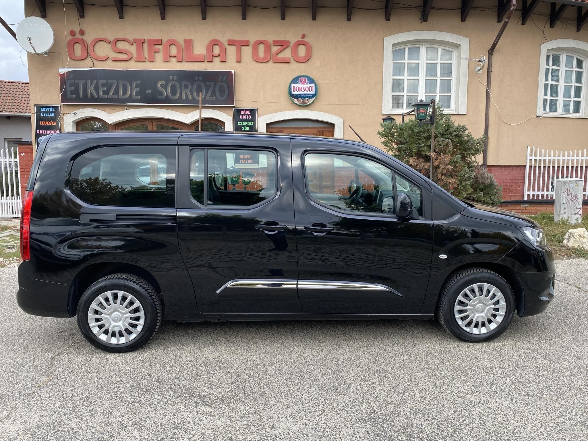 Használtautó - OPEL COMBO Life 1.2 T Enjoy XL (7 személyes ) Magyar!