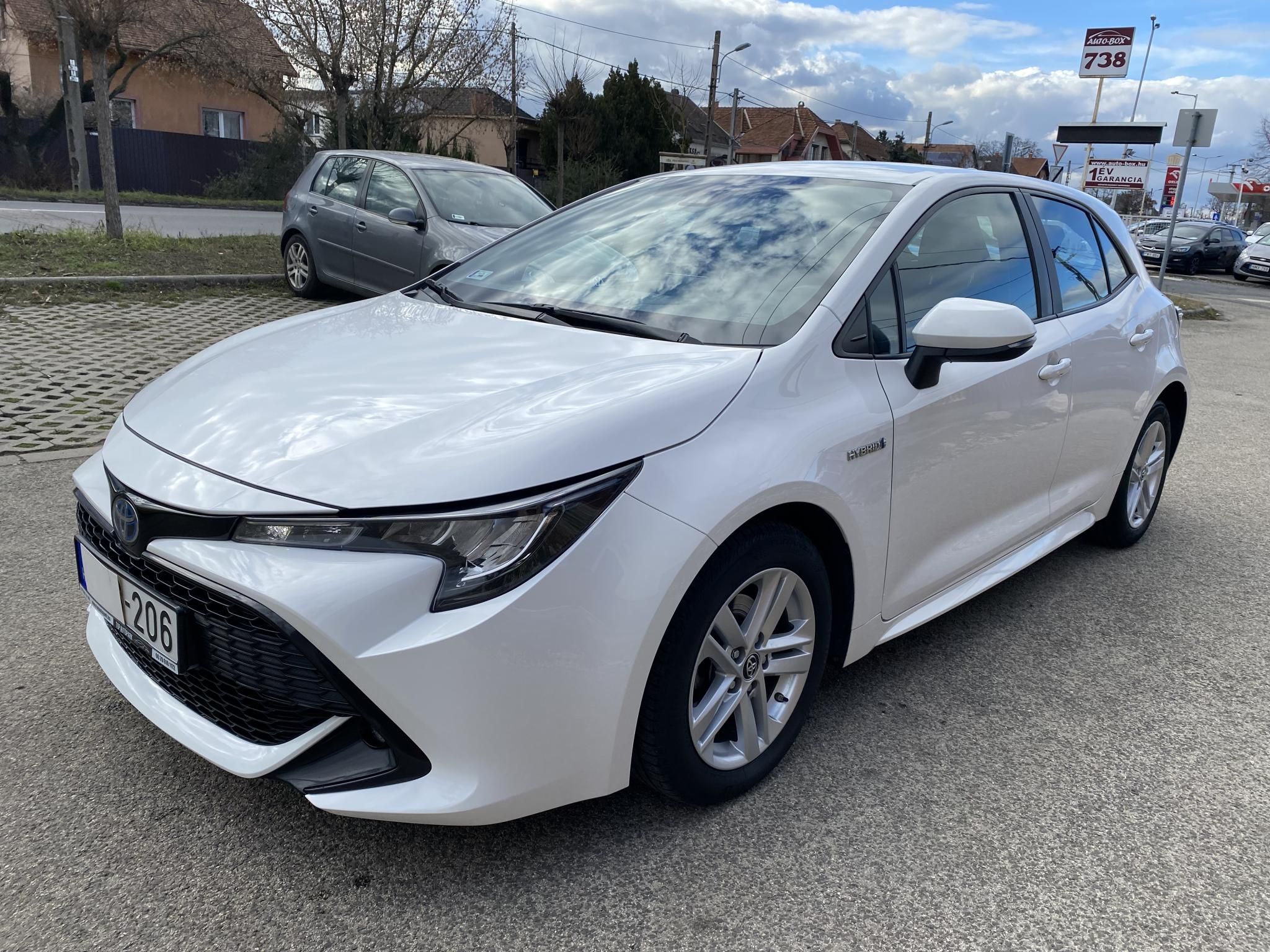Használtautó - TOYOTA COROLLA 1.8 Hybrid Comfort Tech e-CVT GYÁRI NAVI! GARANCIÁVAL!
