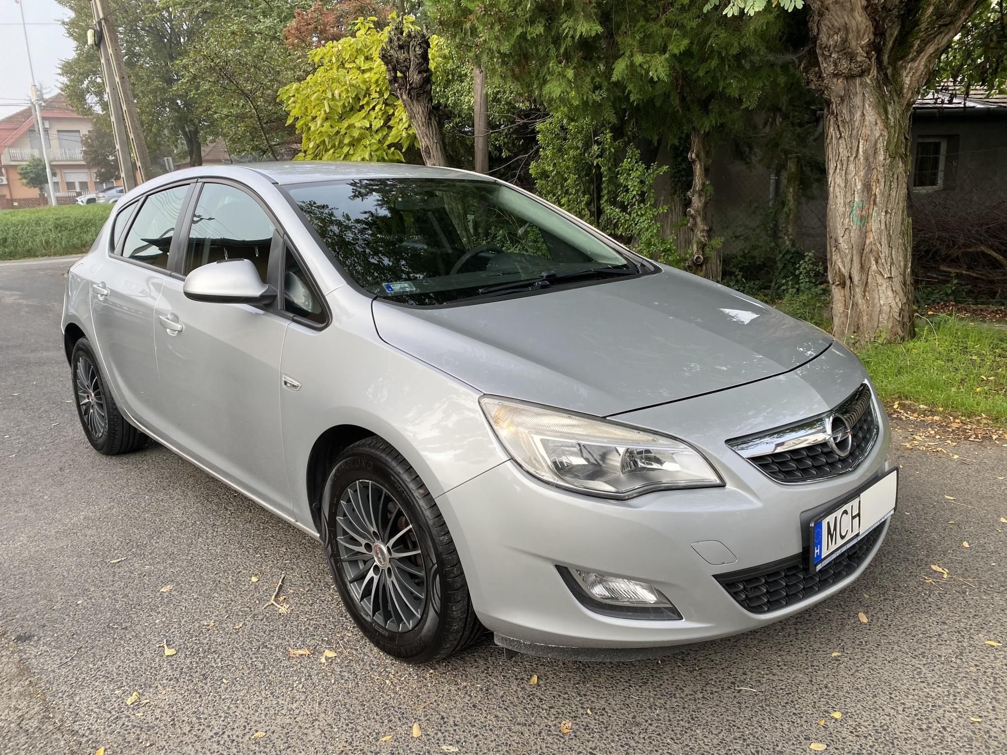 Használtautó - OPEL ASTRA J 1.6 Enjoy Garanciával!
