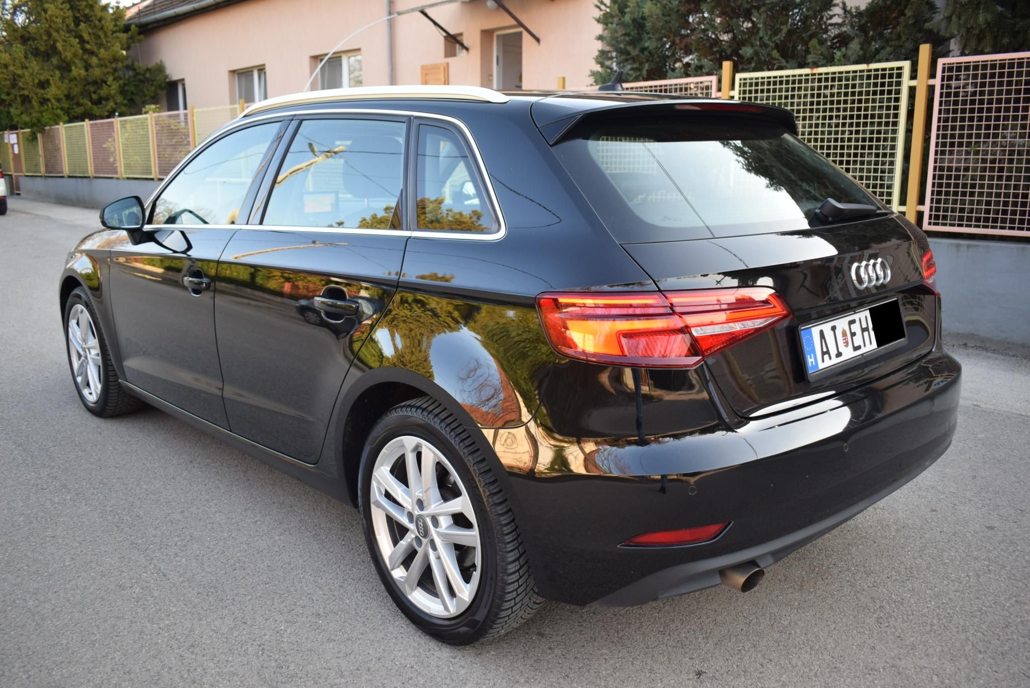 Használtautó - AUDI A3 Sportback 1.6 TDI Sport Led! Navi! Bőr!