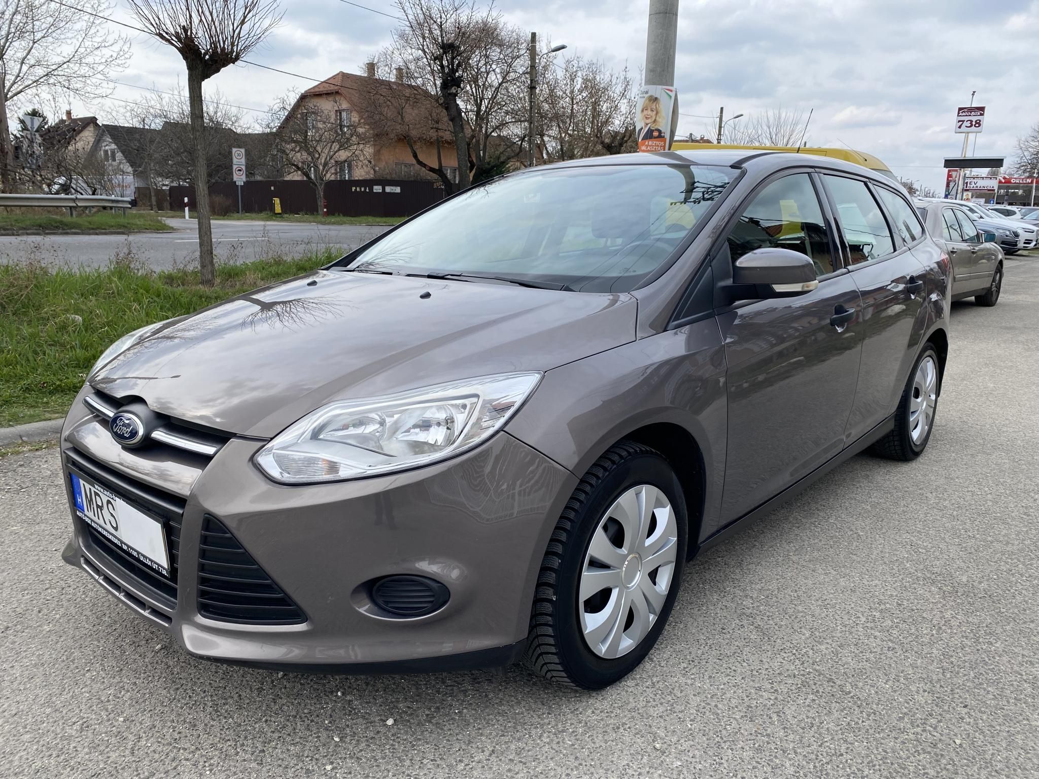 Használtautó - FORD FOCUS 1.6 Ti-VCT Ambiente Magyar! GARANCIÁVAL