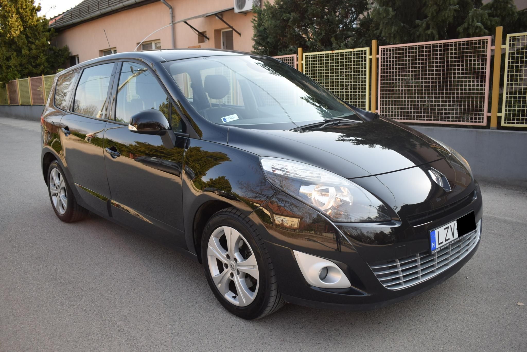 Használtautó - RENAULT SCENIC Scénic 1.6 dCi Energy Bose Navi