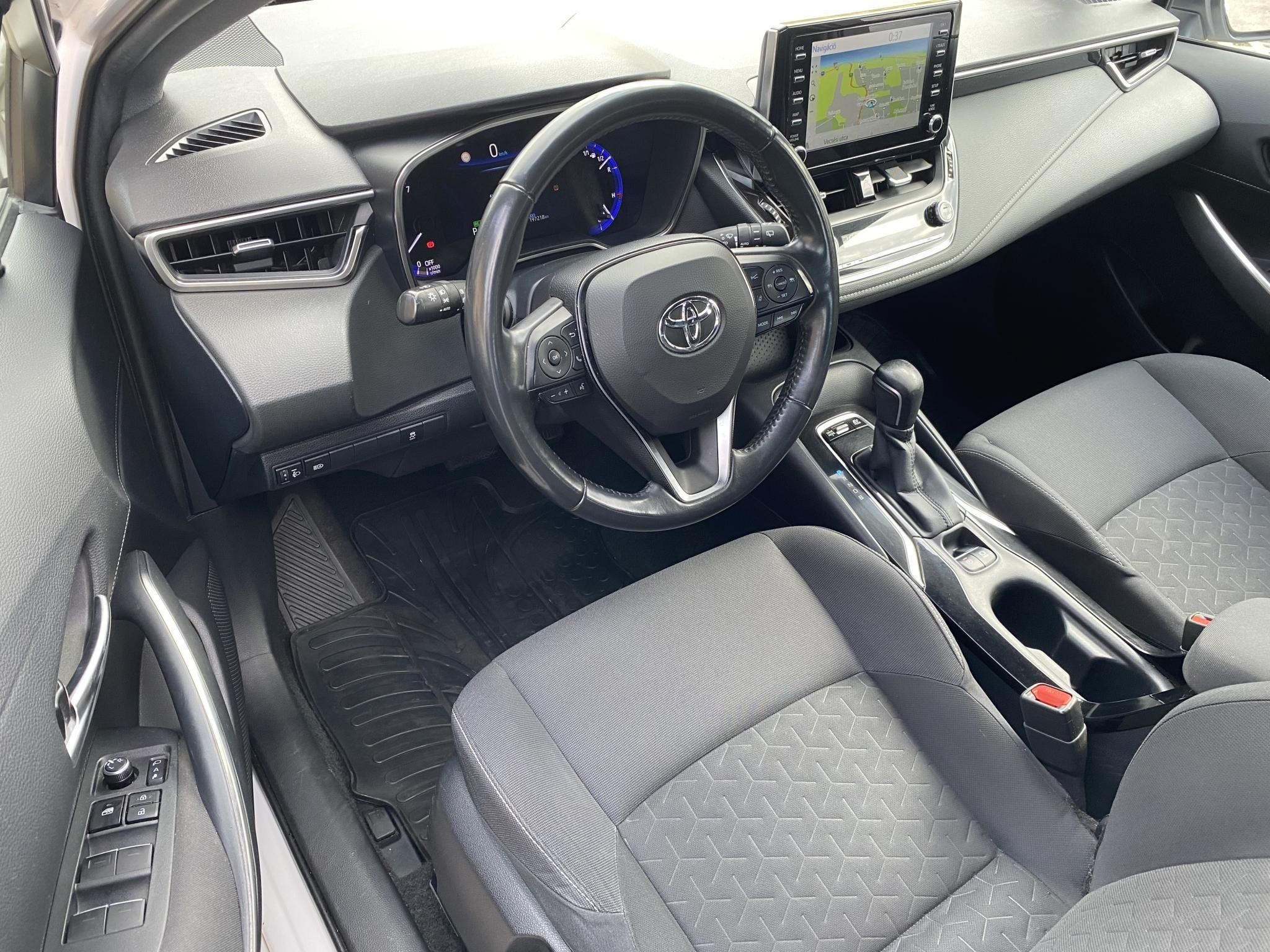 Használtautó - TOYOTA COROLLA 1.8 Hybrid Comfort Tech e-CVT GYÁRI NAVI! GARANCIÁVAL!