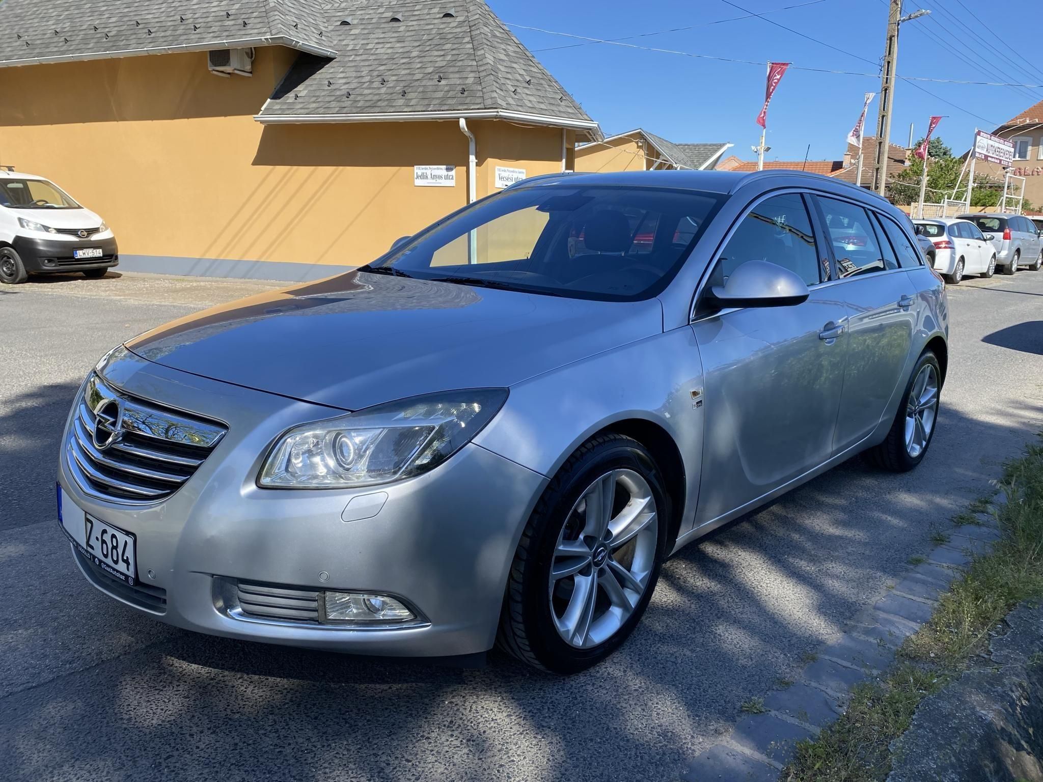 Használtautó - OPEL INSIGNIA Sports Tourer 2.0 CDTI Cosmo