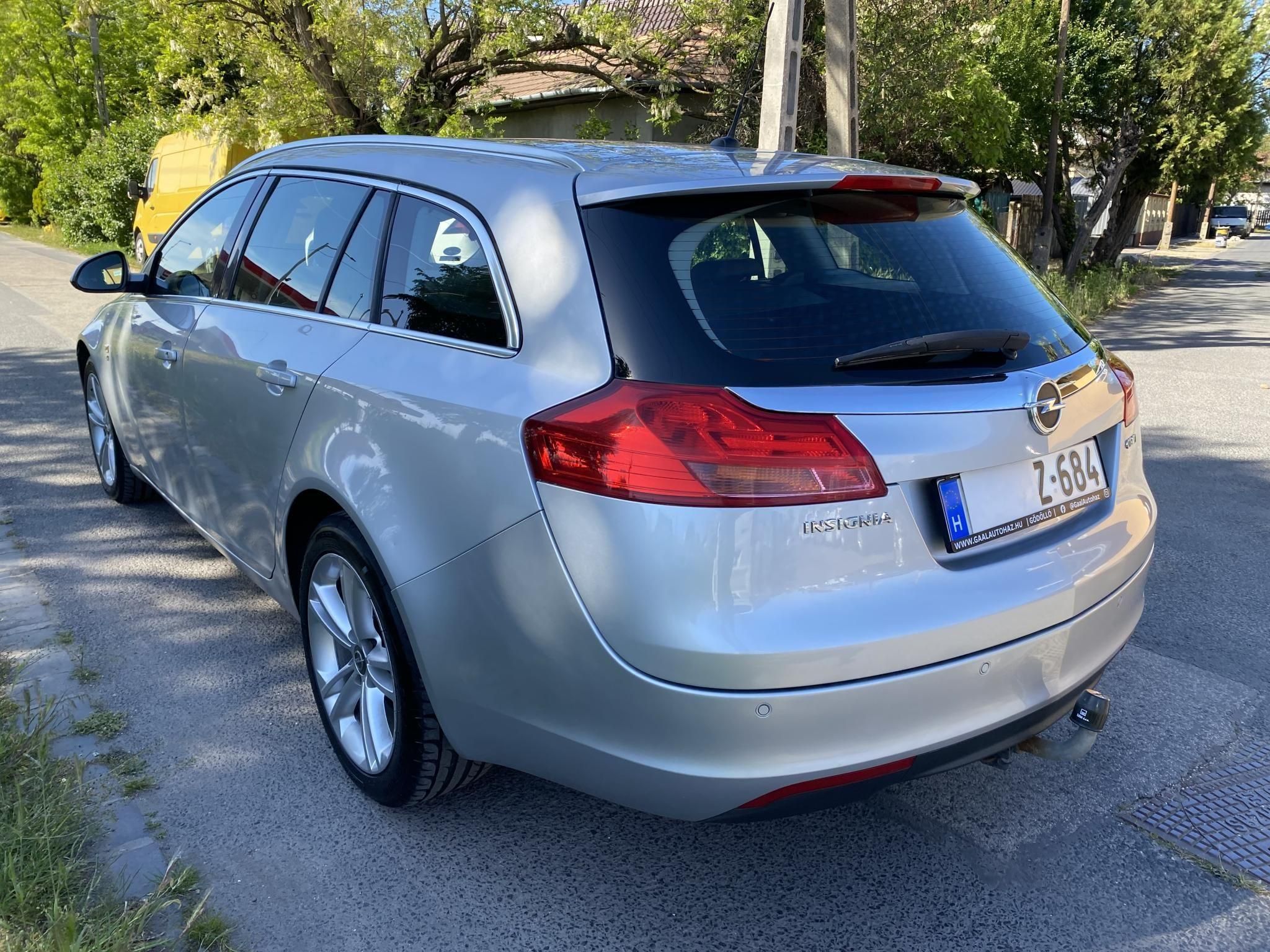 Használtautó - OPEL INSIGNIA Sports Tourer 2.0 CDTI Cosmo
