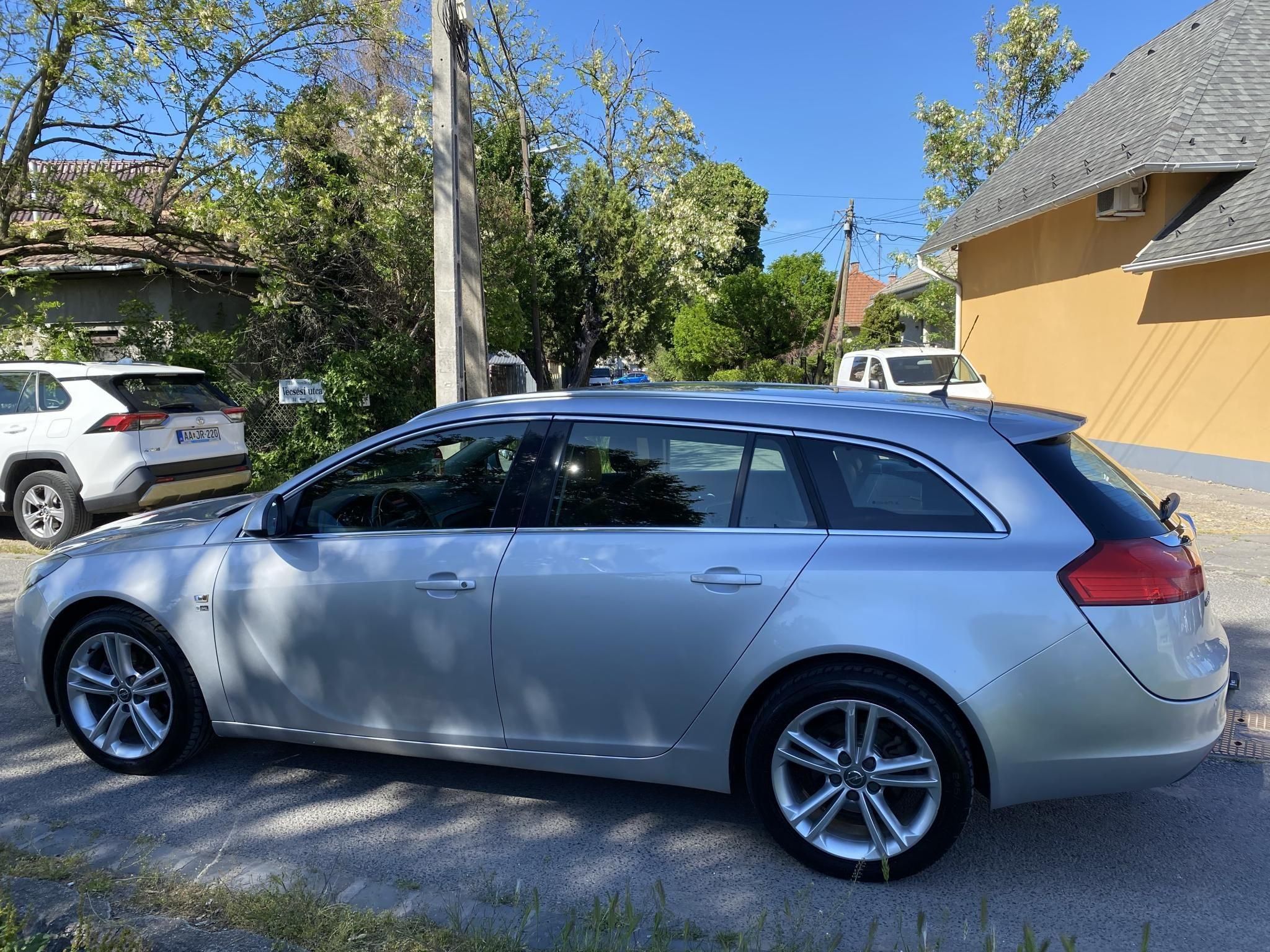 Használtautó - OPEL INSIGNIA Sports Tourer 2.0 CDTI Cosmo