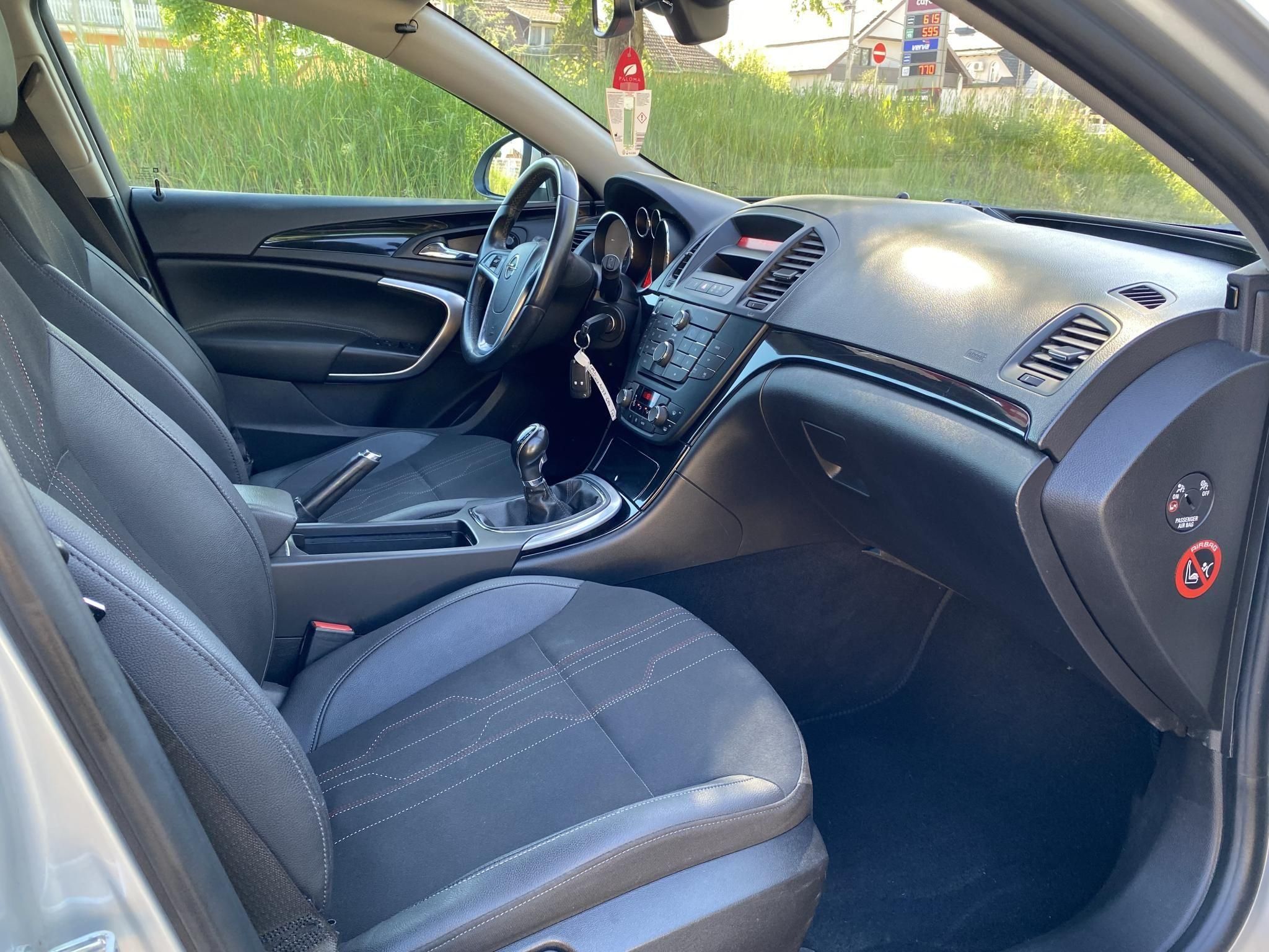 Használtautó - OPEL INSIGNIA Sports Tourer 2.0 CDTI Cosmo