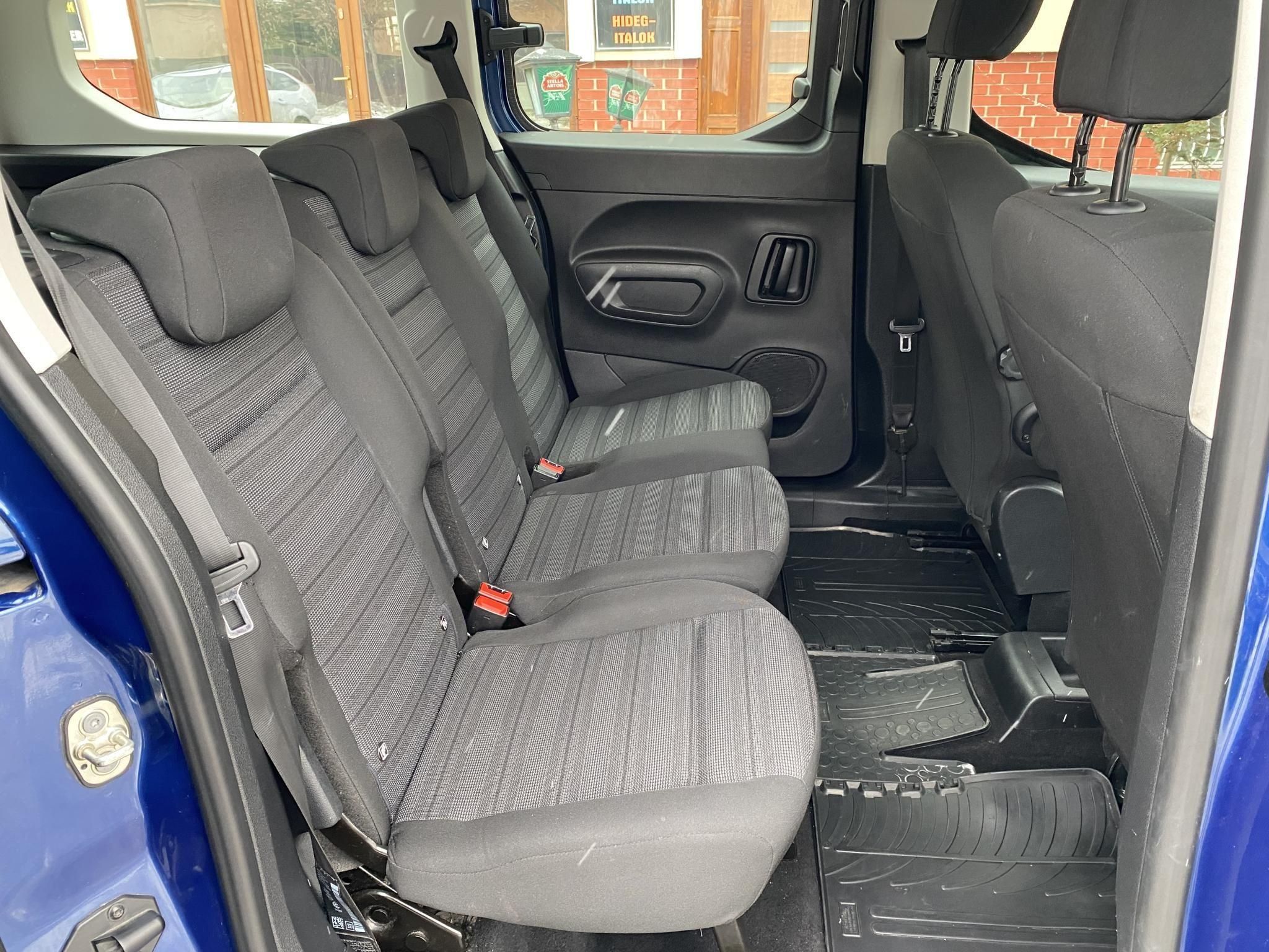 Használtautó - OPEL COMBO Life 1.2 T Enjoy XL (7 személyes ) NAVI! Magyar! GARANCIÁVAL
