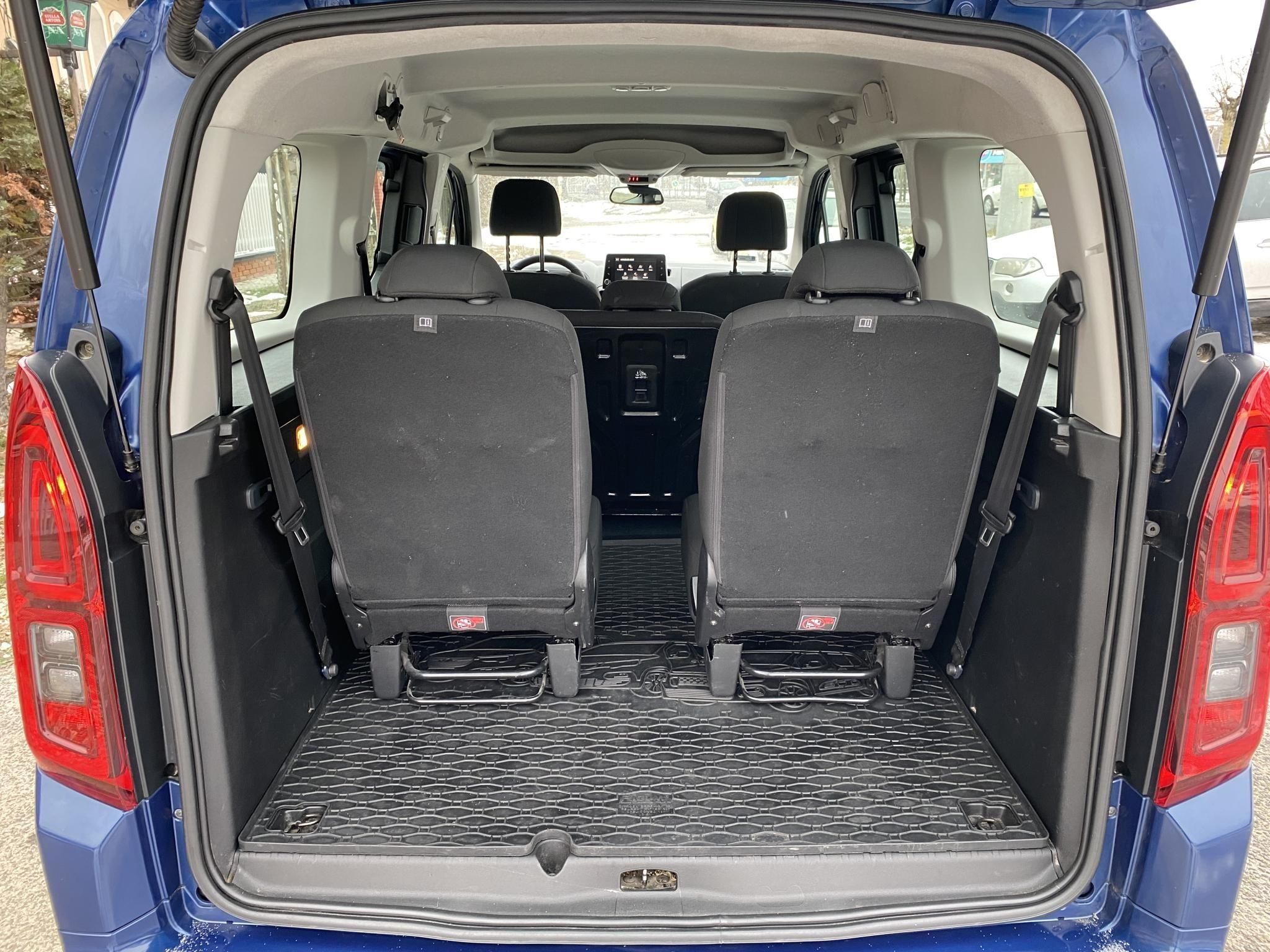 Használtautó - OPEL COMBO Life 1.2 T Enjoy XL (7 személyes ) NAVI! Magyar! GARANCIÁVAL