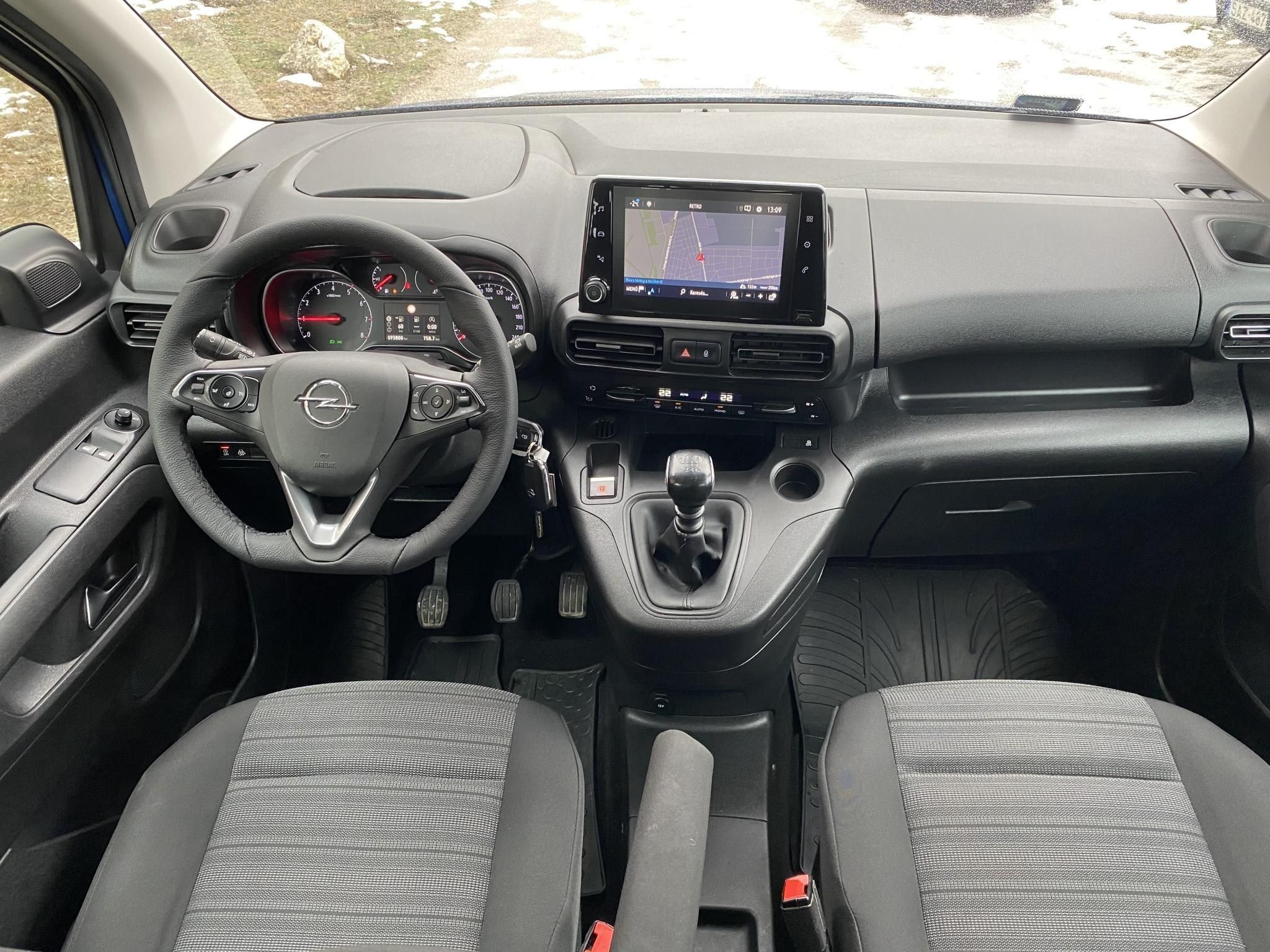 Használtautó - OPEL COMBO Life 1.2 T Enjoy XL (7 személyes ) NAVI! Magyar! GARANCIÁVAL