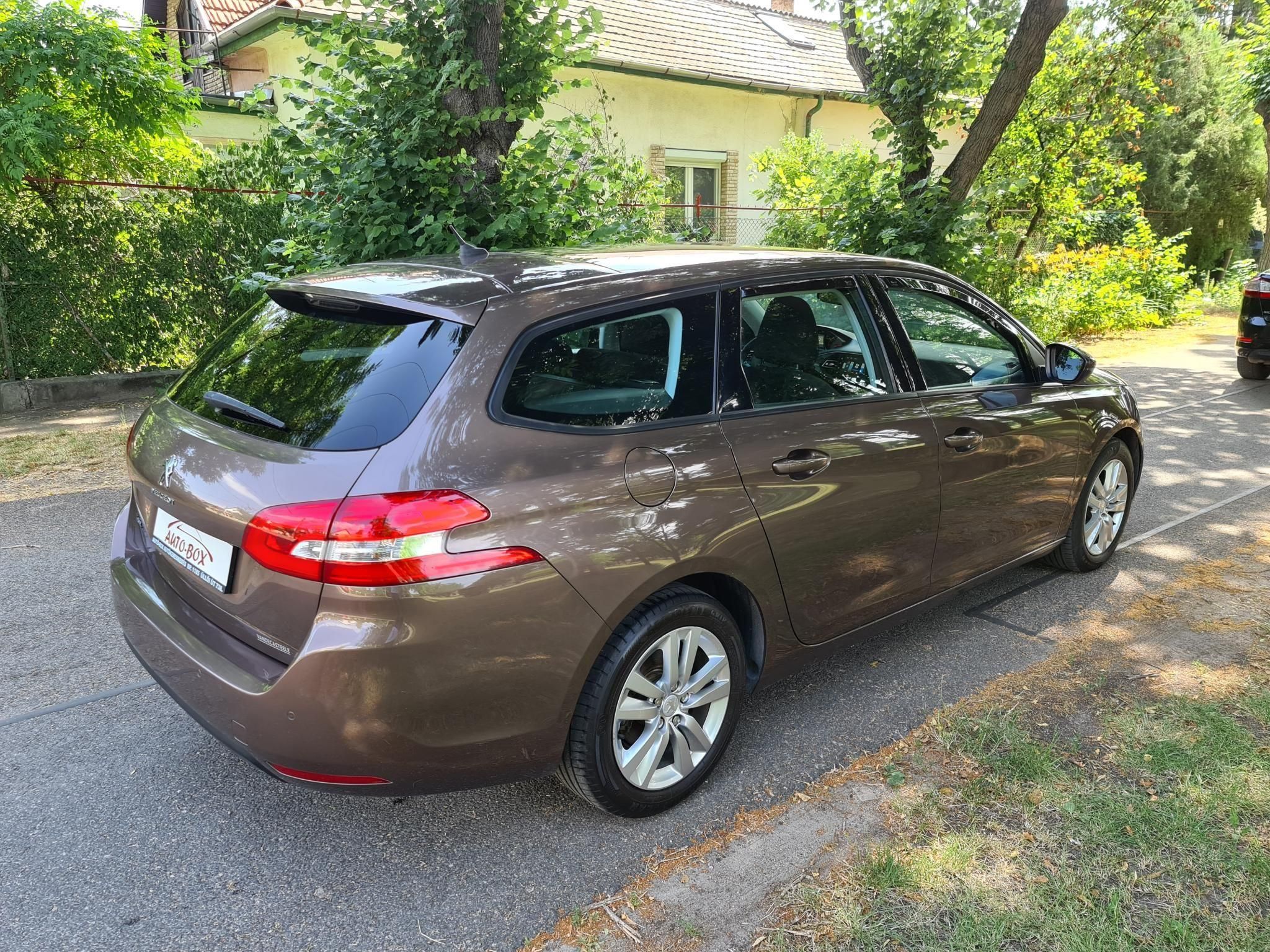 Használtautó - PEUGEOT 308 SW 1.2 PureTech Access