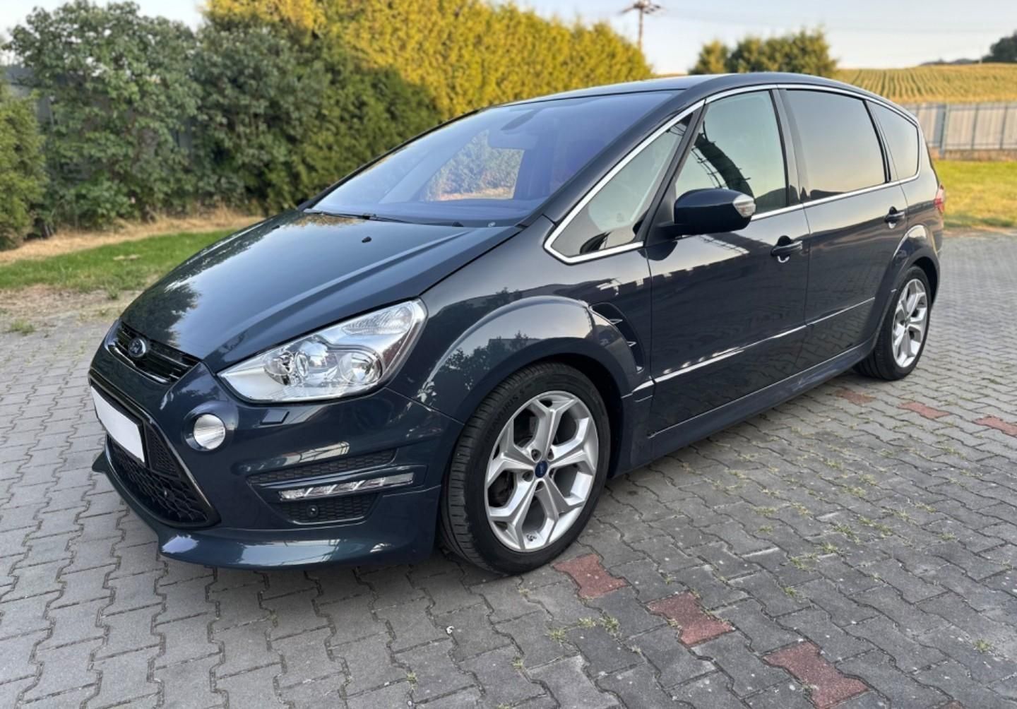 Használtautó - FORD S-MAX 2.0 TDCi Business Powershift