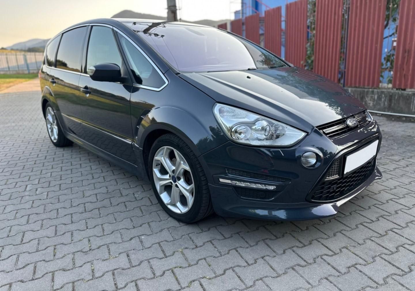 Használtautó - FORD S-MAX 2.0 TDCi Business Powershift