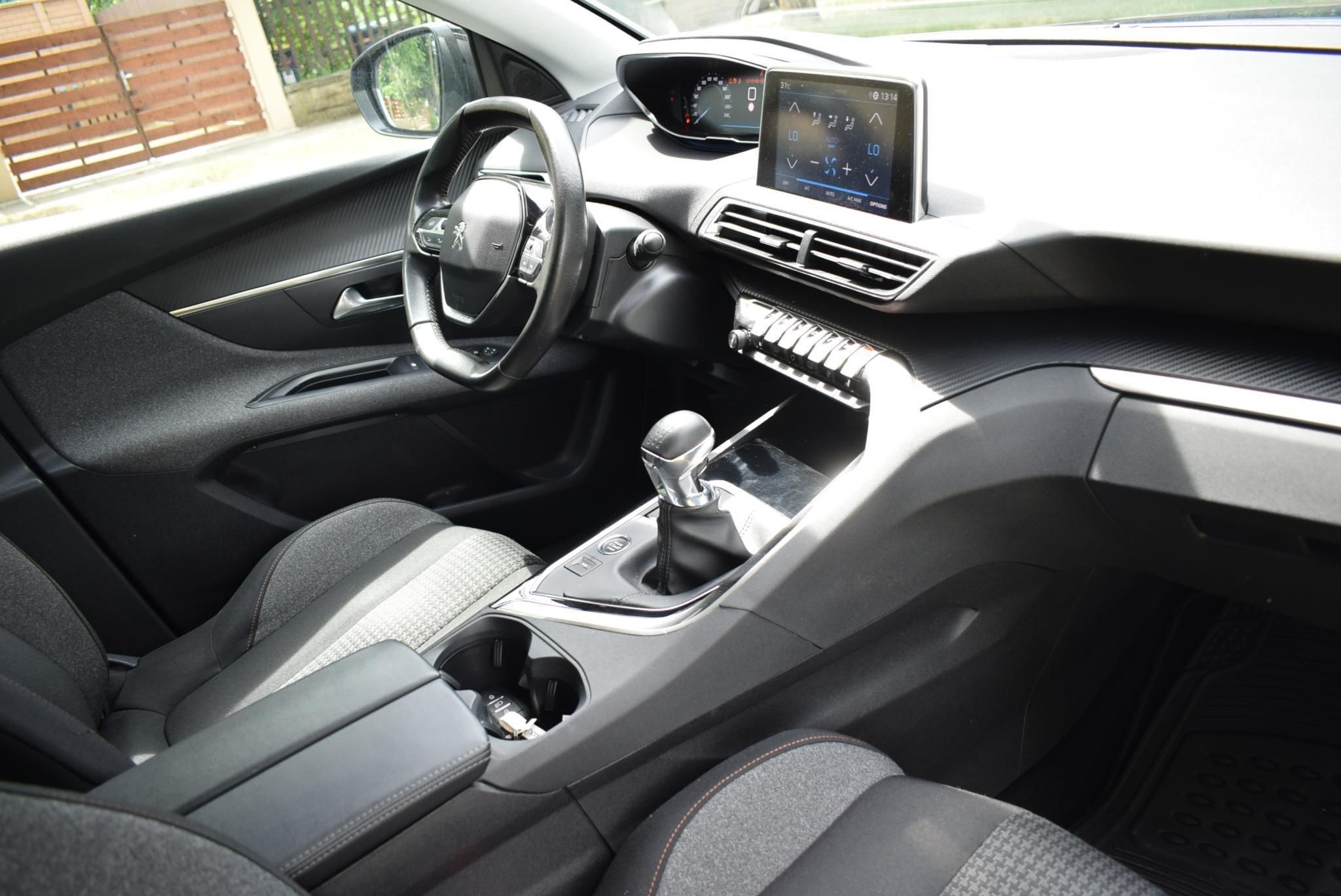 Használtautó - PEUGEOT 3008 1.2 PureTech Allure