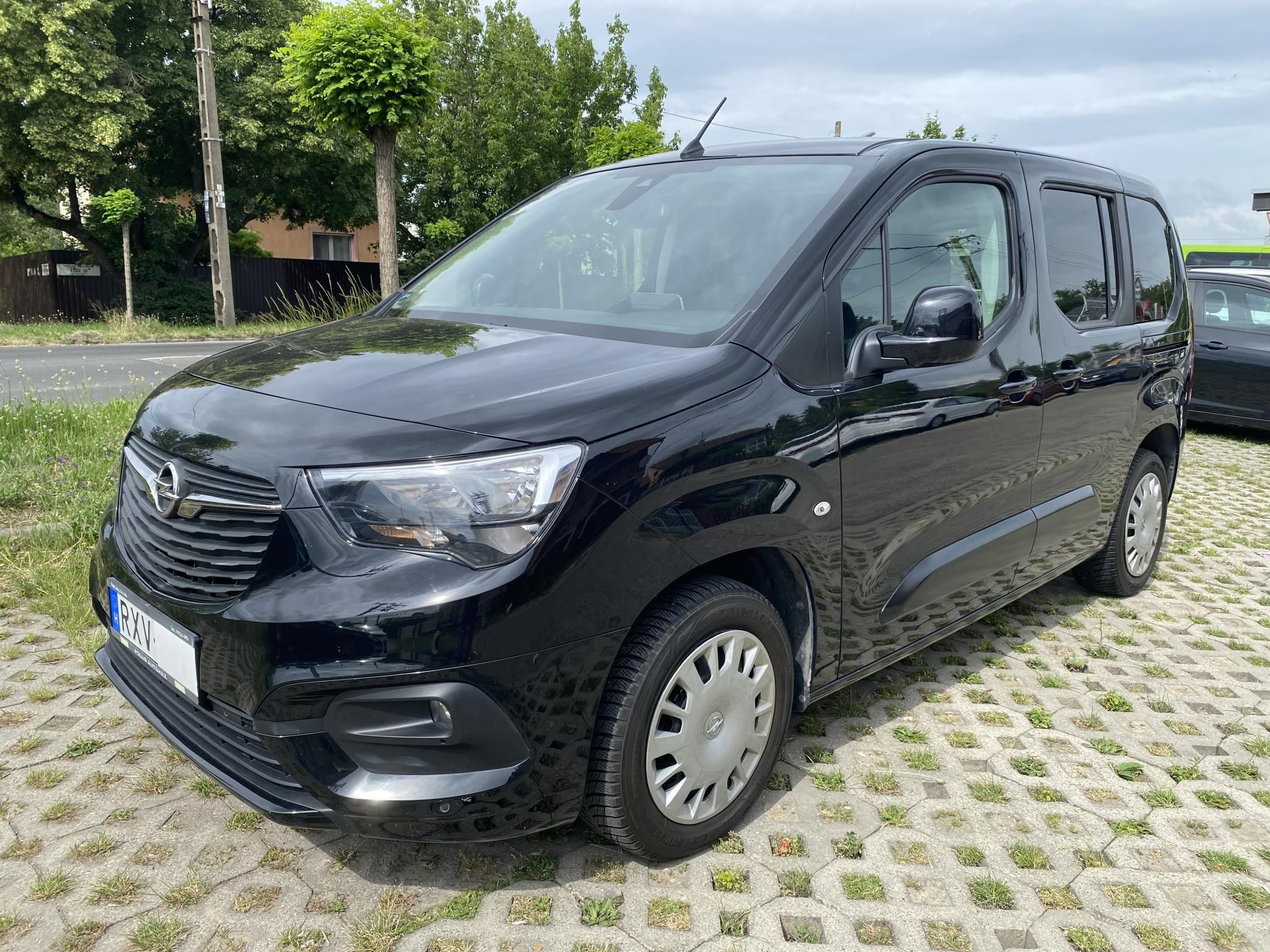 Használtautó - OPEL COMBO Life 1.2 T Enjoy (7 személyes ) MAGYAR ELSŐ TULAJDONOSTÓL! Garanciával!
