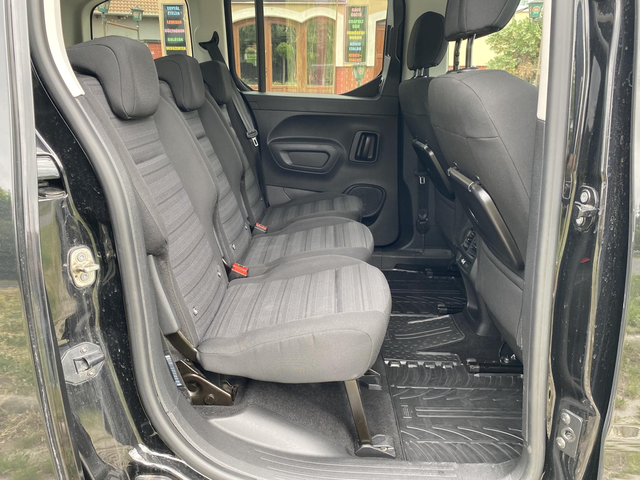 Használtautó - OPEL COMBO Life 1.2 T Enjoy (7 személyes ) MAGYAR ELSŐ TULAJDONOSTÓL! Garanciával!