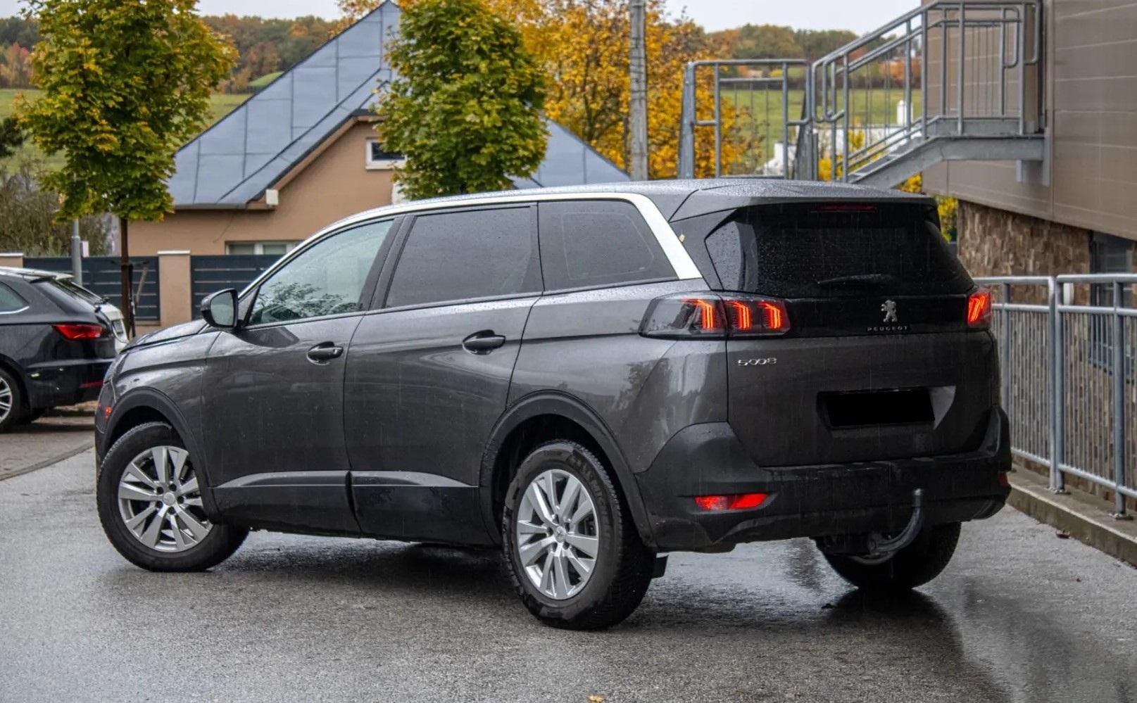 Használtautó - PEUGEOT 5008 1.2 PureTech Allure Pack (7 személyes ) Garanciával!