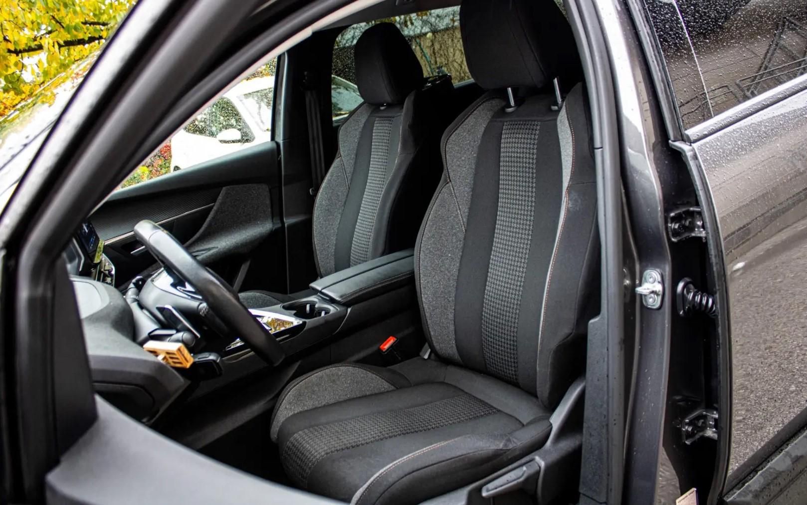 Használtautó - PEUGEOT 5008 1.2 PureTech Allure Pack (7 személyes ) Garanciával!
