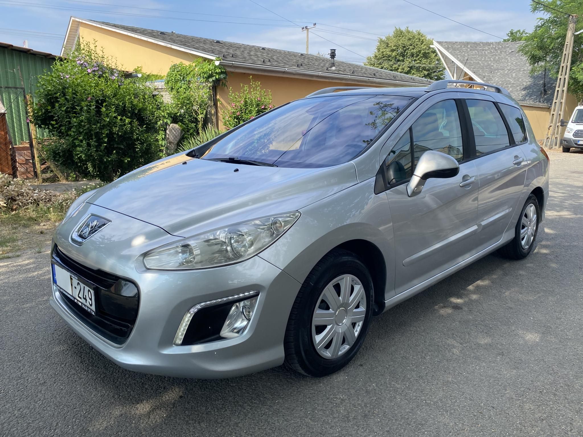 Használtautó - PEUGEOT 308 SW 1.6 e-HDi Active+ 7 személyes!