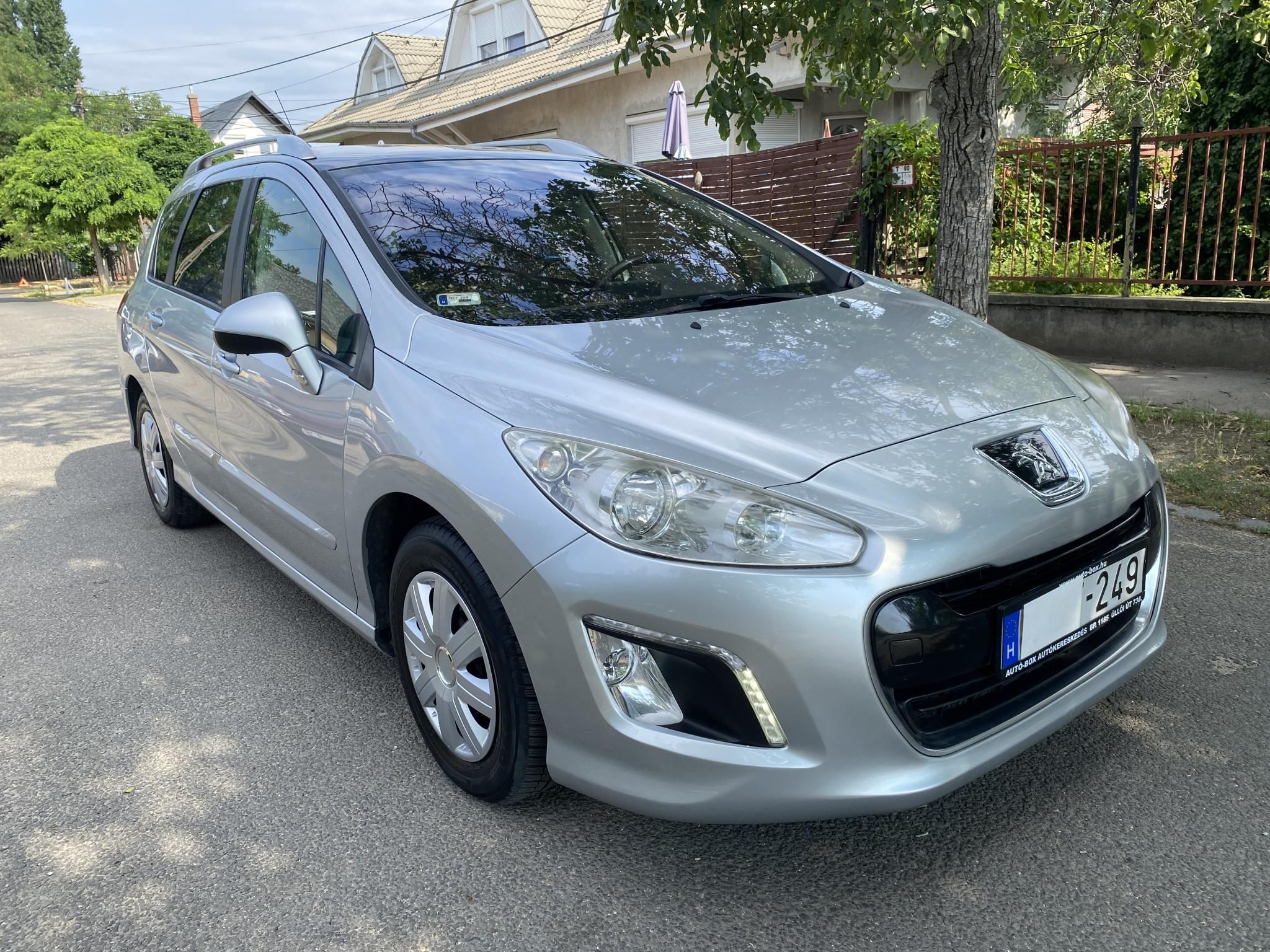 Használtautó - PEUGEOT 308 SW 1.6 e-HDi Active+ 7 személyes!