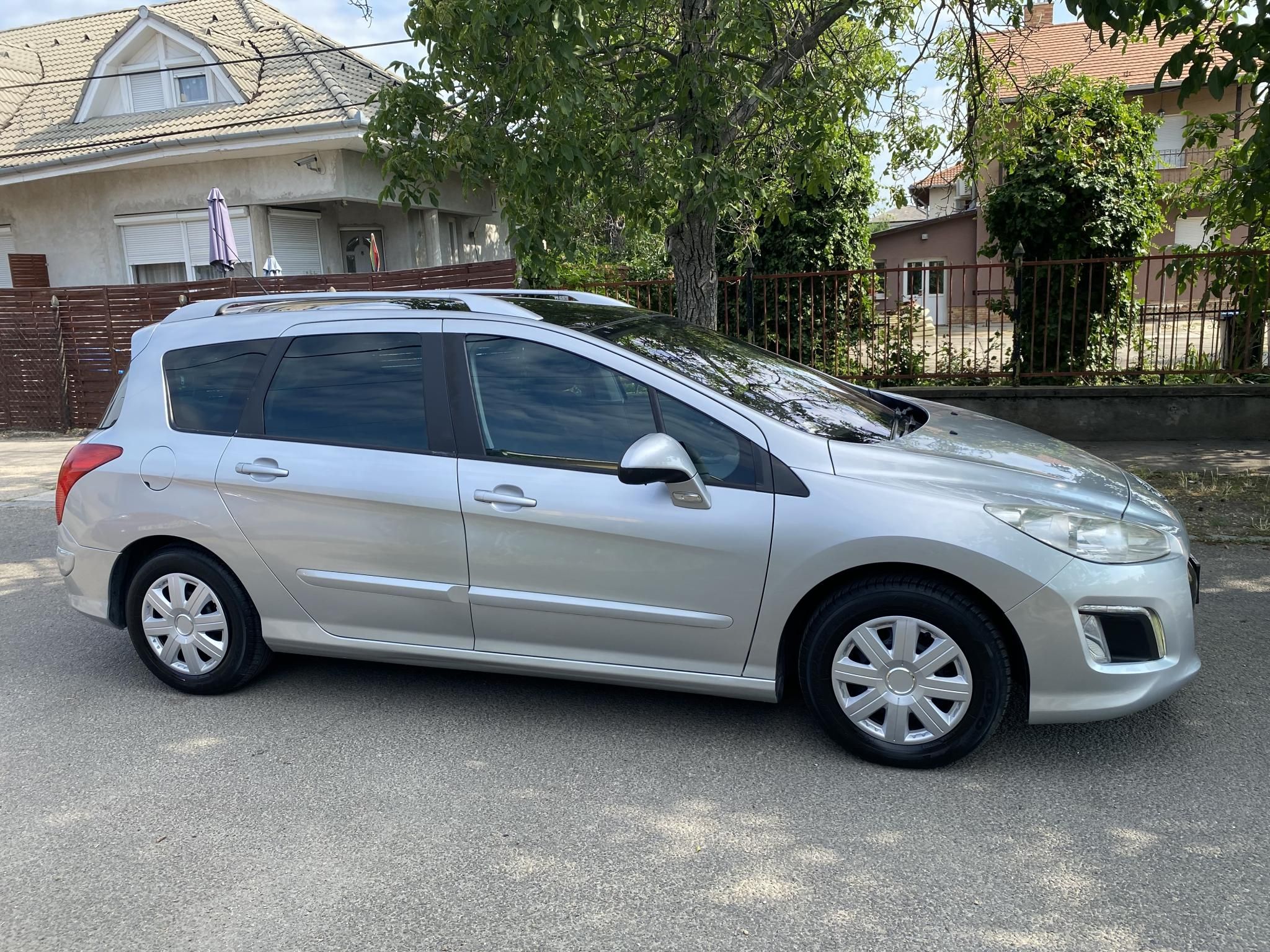 Használtautó - PEUGEOT 308 SW 1.6 e-HDi Active+ 7 személyes!
