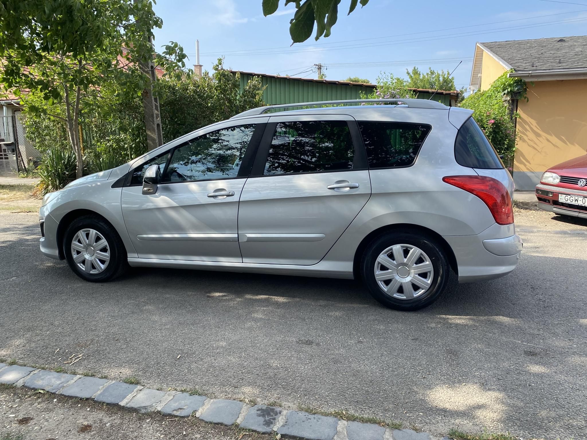 Használtautó - PEUGEOT 308 SW 1.6 e-HDi Active+ 7 személyes!
