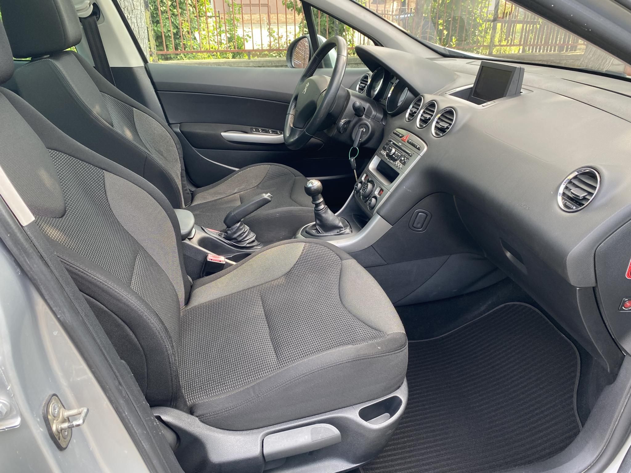Használtautó - PEUGEOT 308 SW 1.6 e-HDi Active+ 7 személyes!