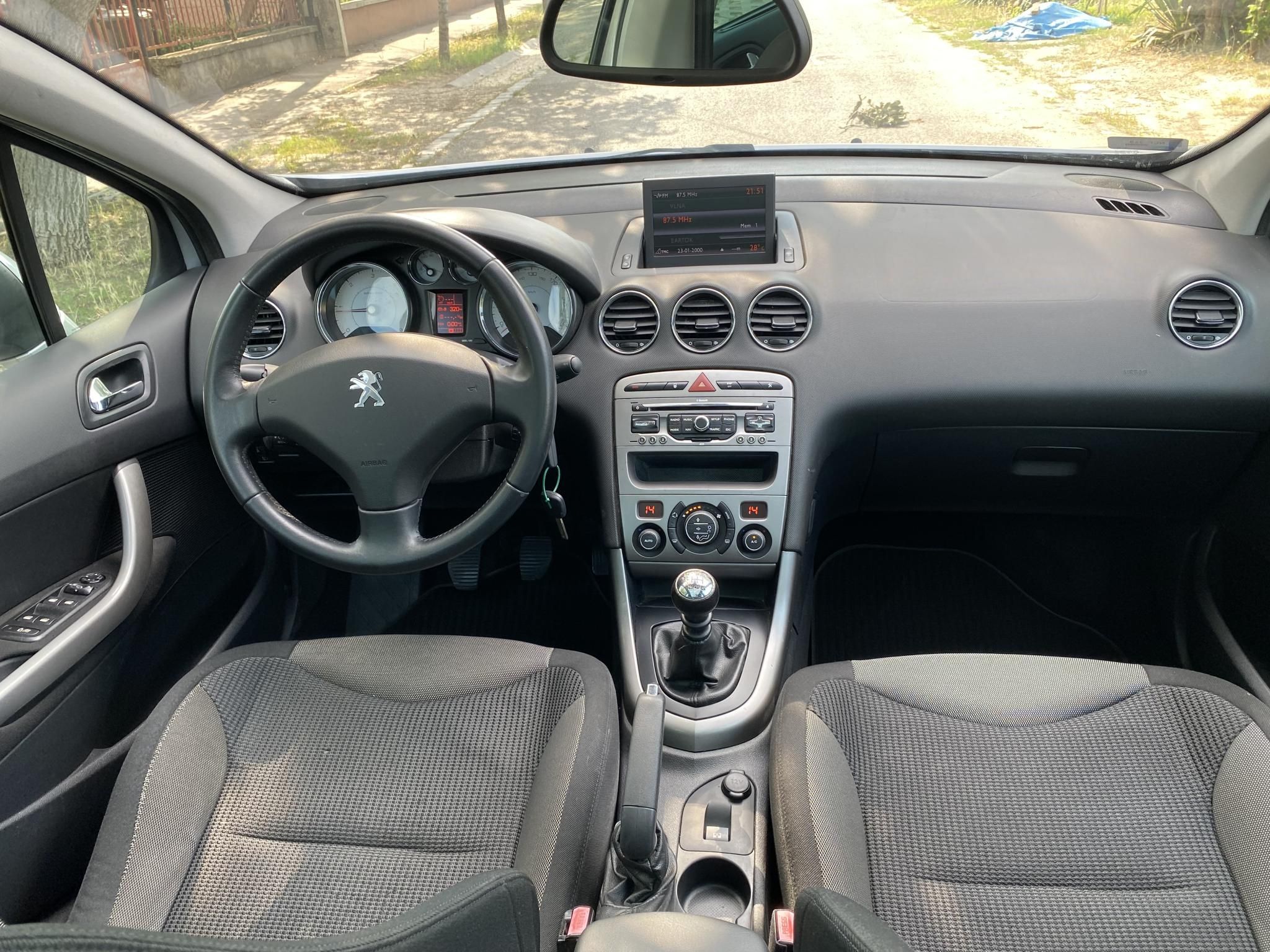 Használtautó - PEUGEOT 308 SW 1.6 e-HDi Active+ 7 személyes!