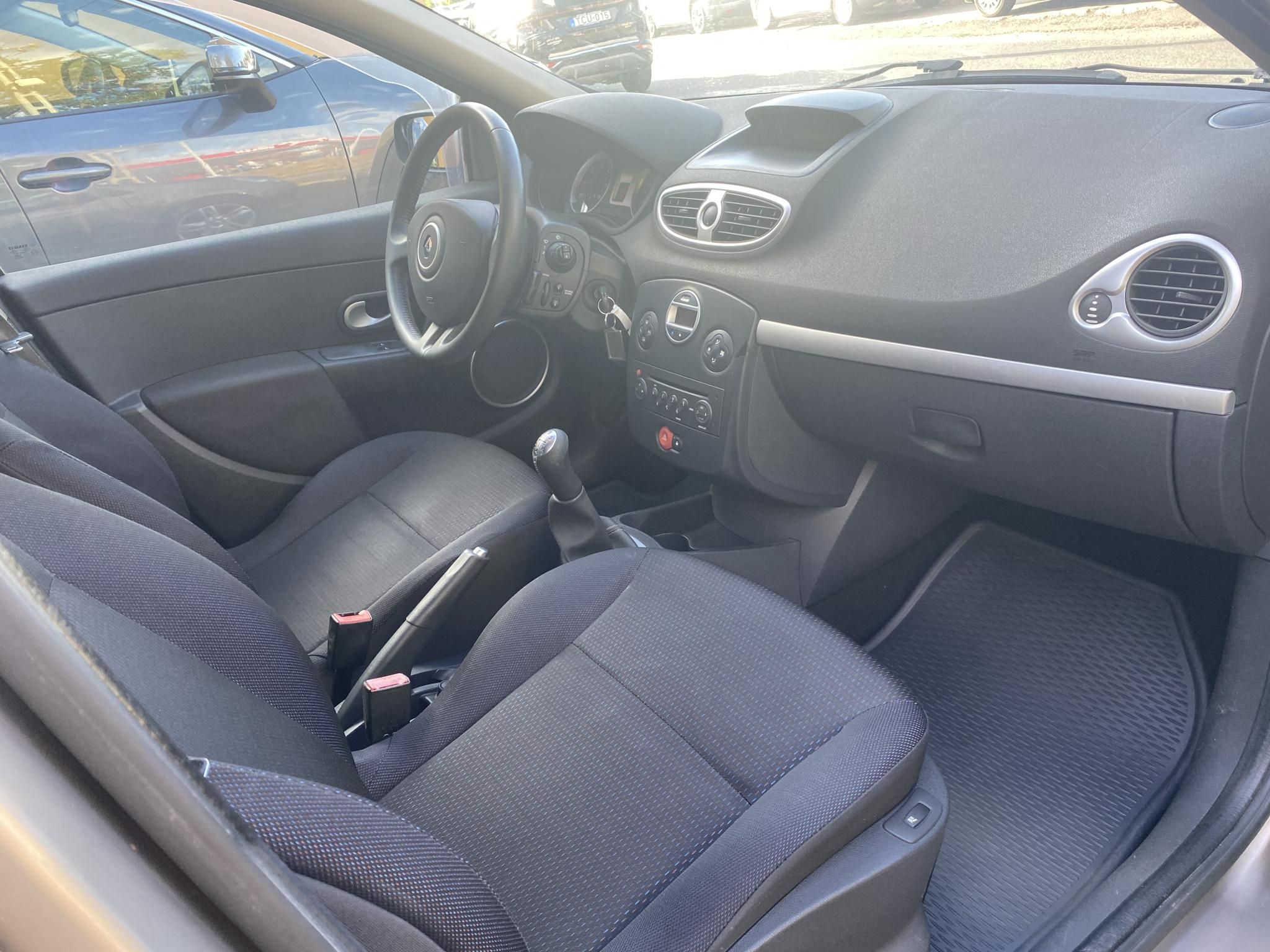 Használtautó - RENAULT CLIO Grandtour 1.5 dCi Extreme
