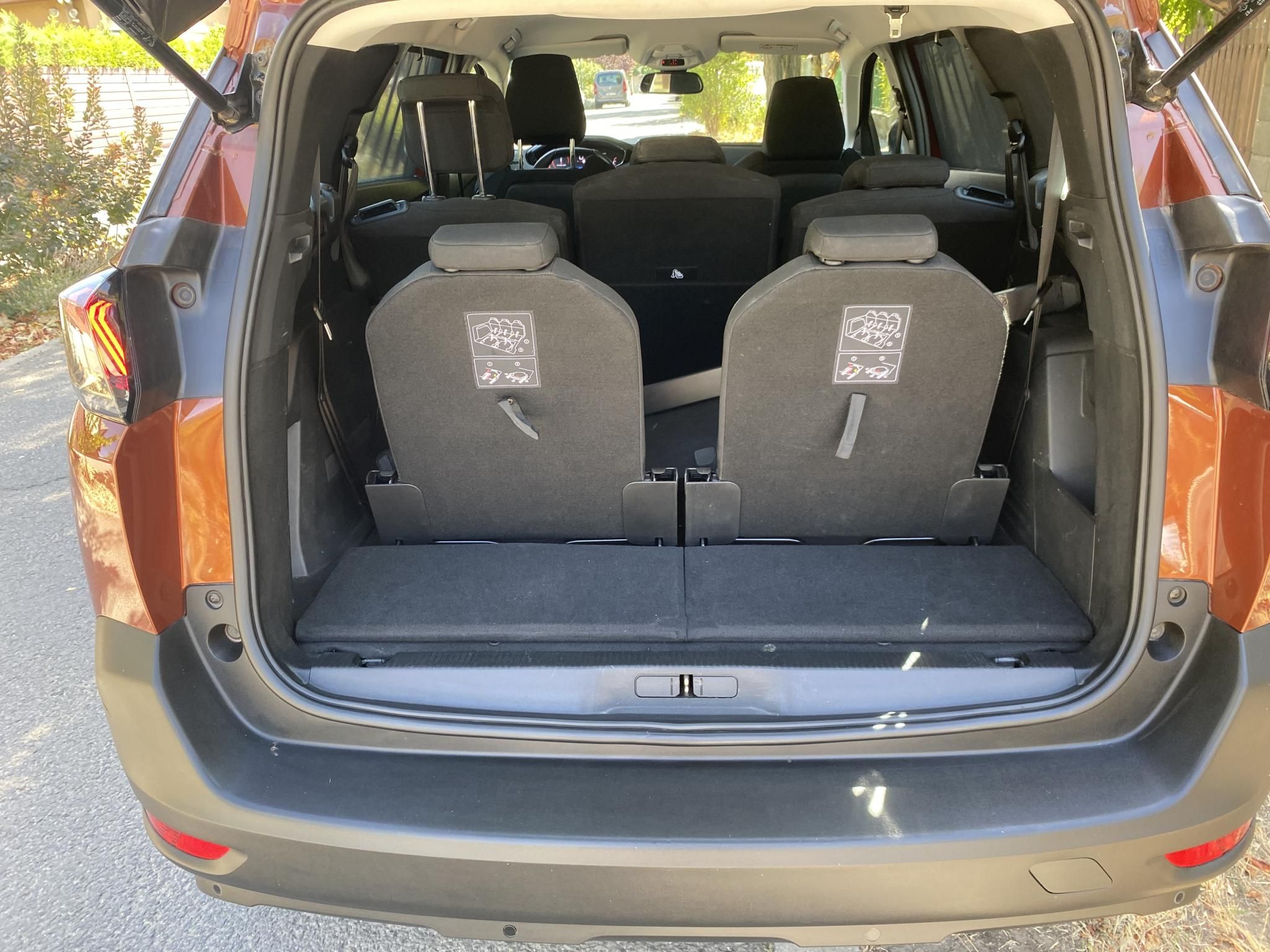 Használtautó - PEUGEOT 5008 1.2 PureTech Family Edition (7 személyes ) Magyar! Első Tulajdonostól! GARANCIÁVAL