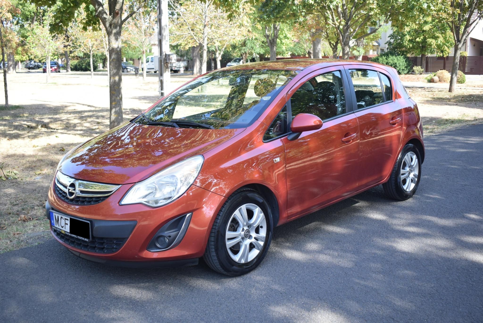 Használtautó - OPEL CORSA D 1.4 Color Edition