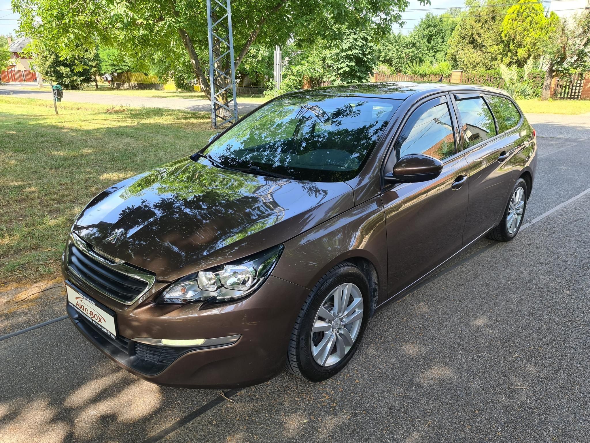 Használtautó - PEUGEOT 308 SW 1.2 PureTech Access
