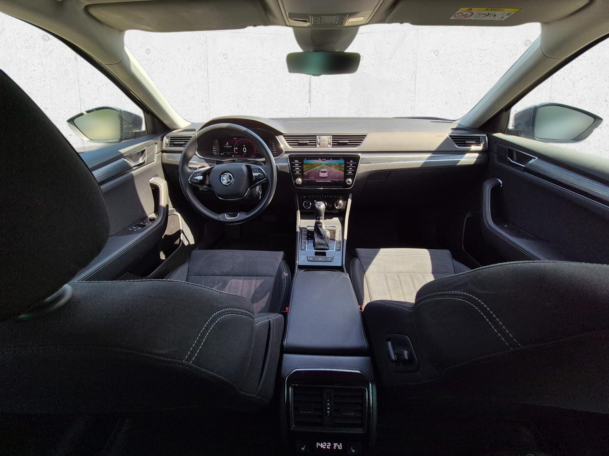 SKODA SUPERB