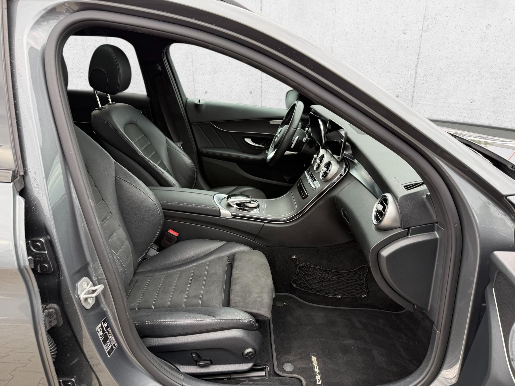 MERCEDES-BENZ C 220